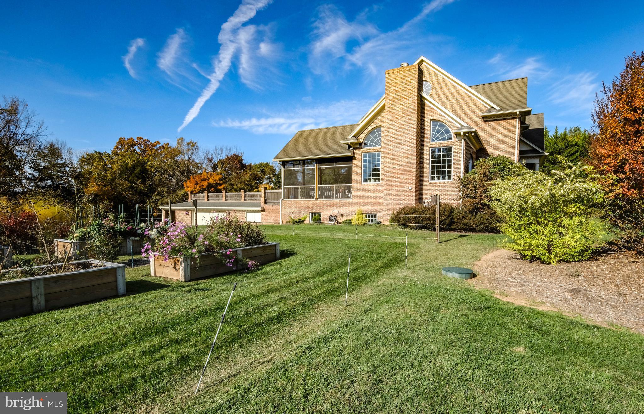 FOX HILL FARMS - Residential