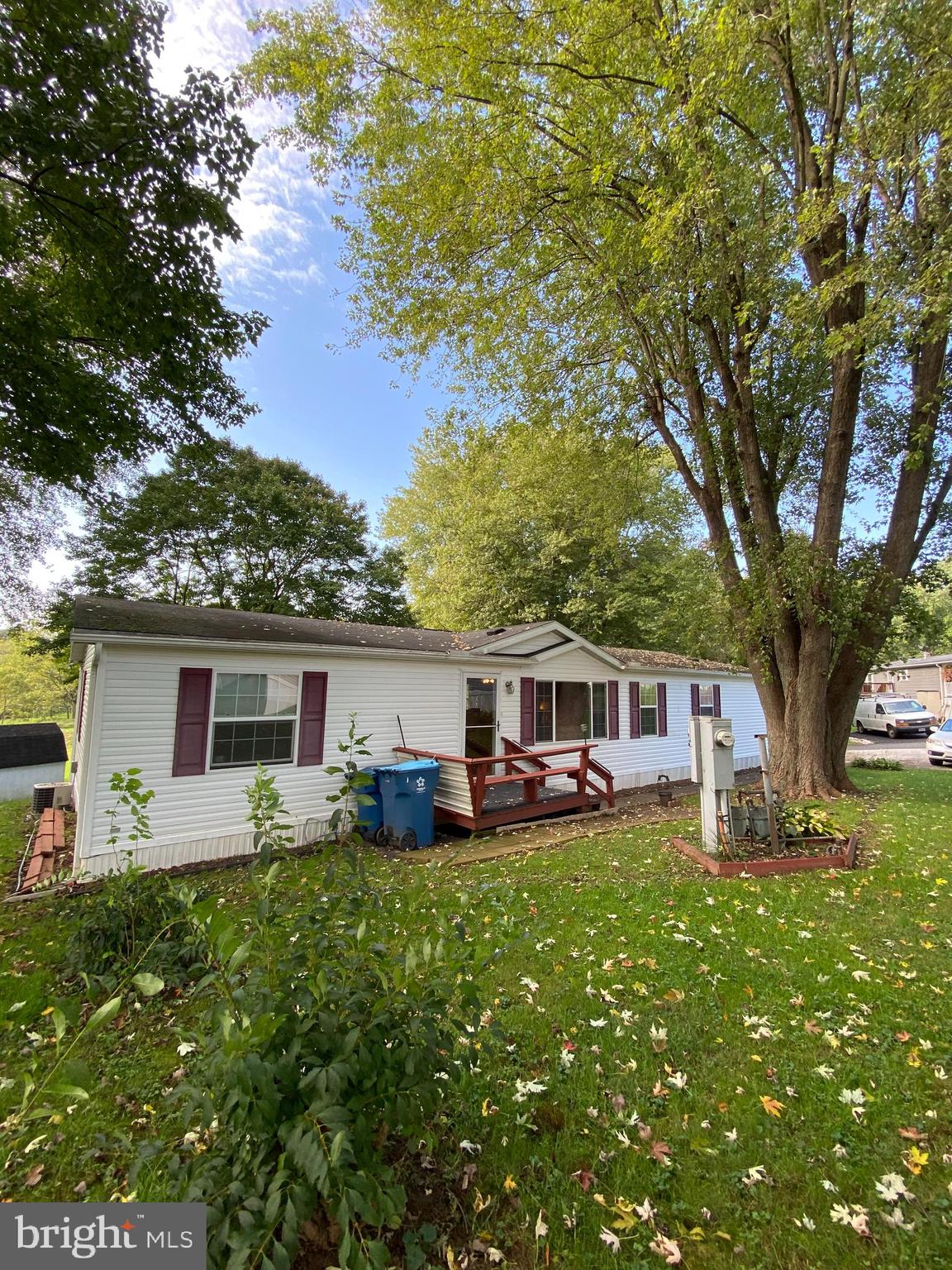 OXFORD VIL TR PK - Residential