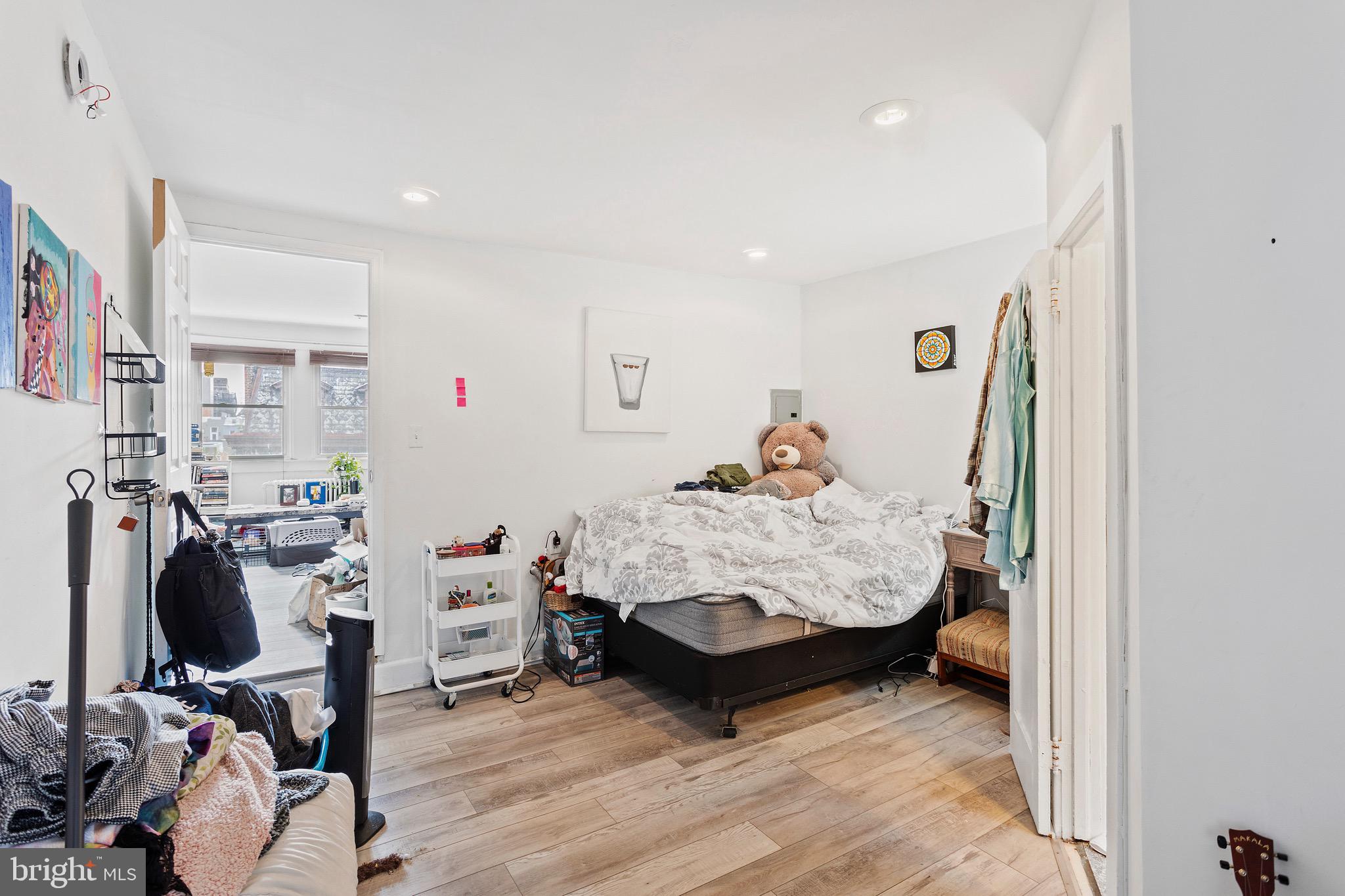 RITTENHOUSE SQUARE - Commercial Sale