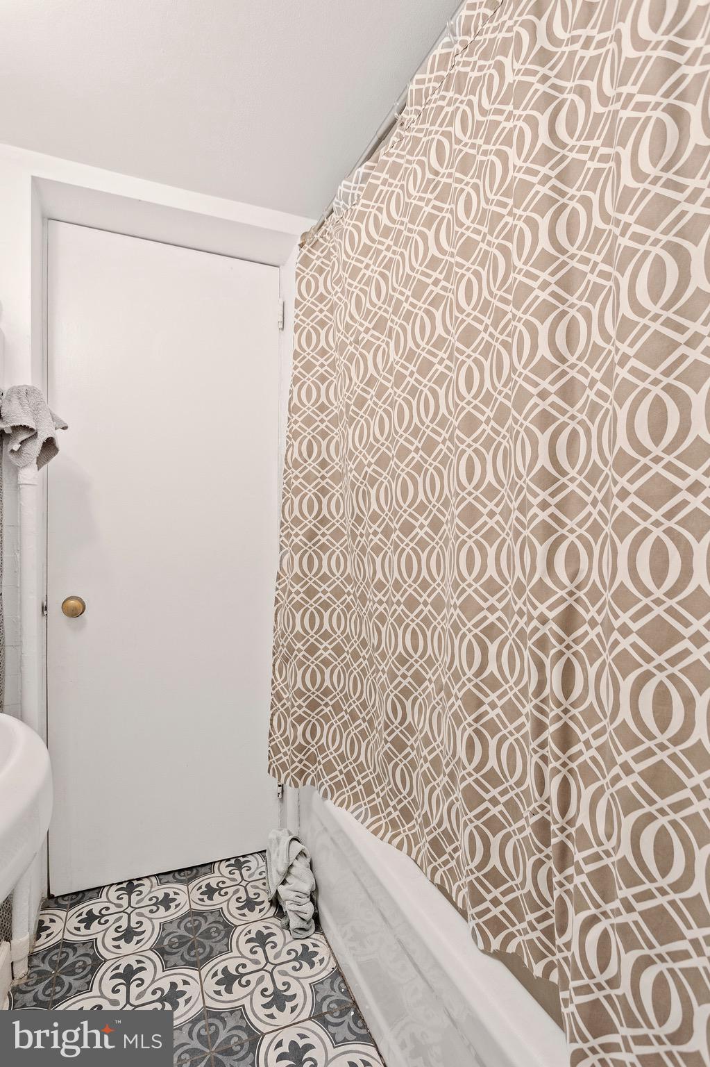 RITTENHOUSE SQUARE - Commercial Sale