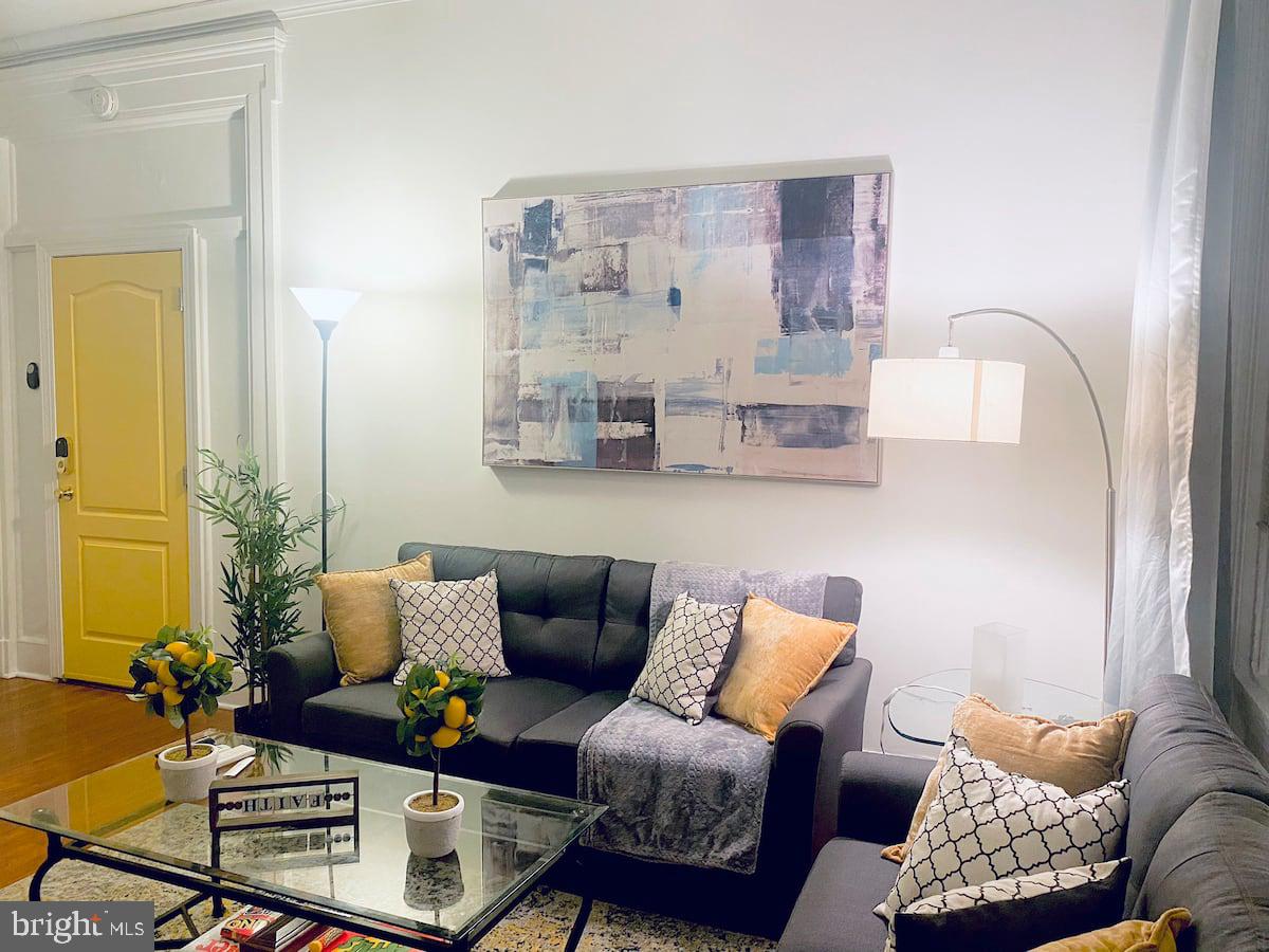 RITTENHOUSE SQUARE - Commercial Sale