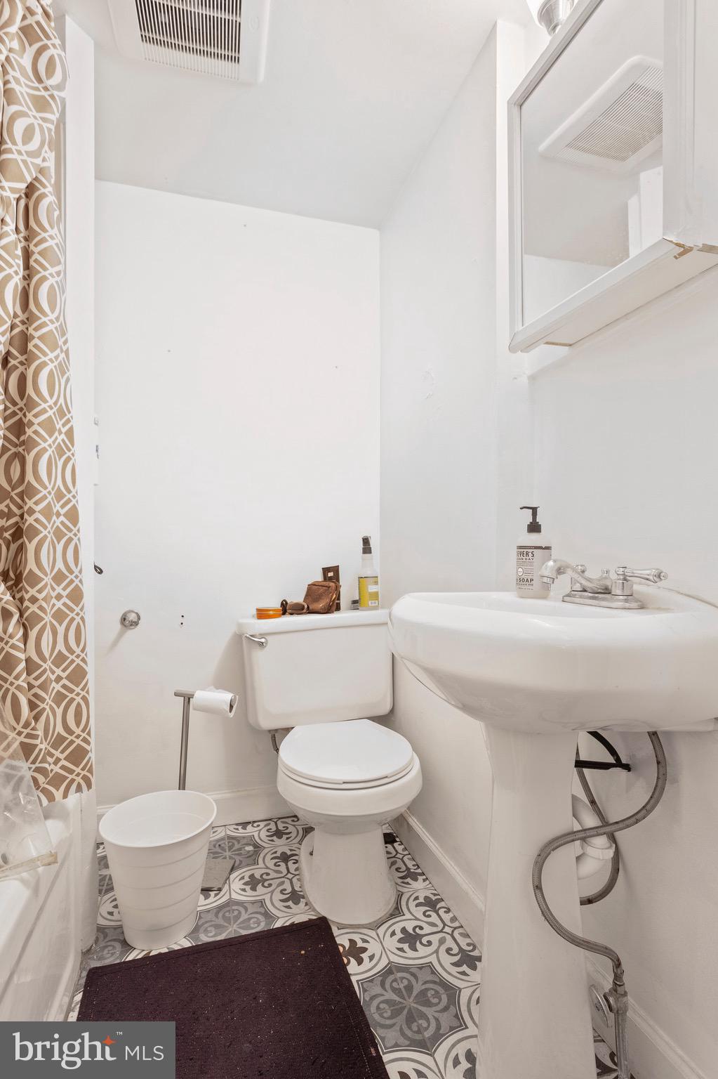 RITTENHOUSE SQUARE - Commercial Sale