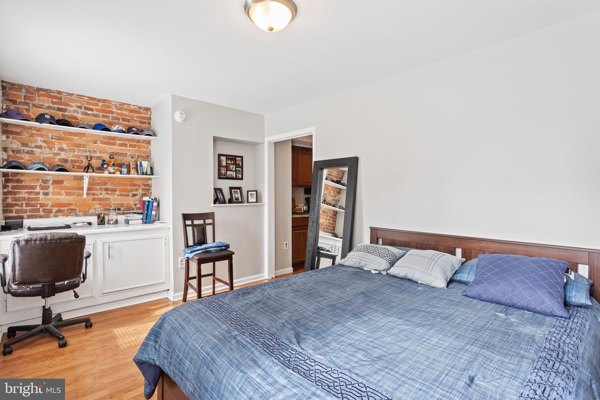 RITTENHOUSE SQUARE - Commercial Sale