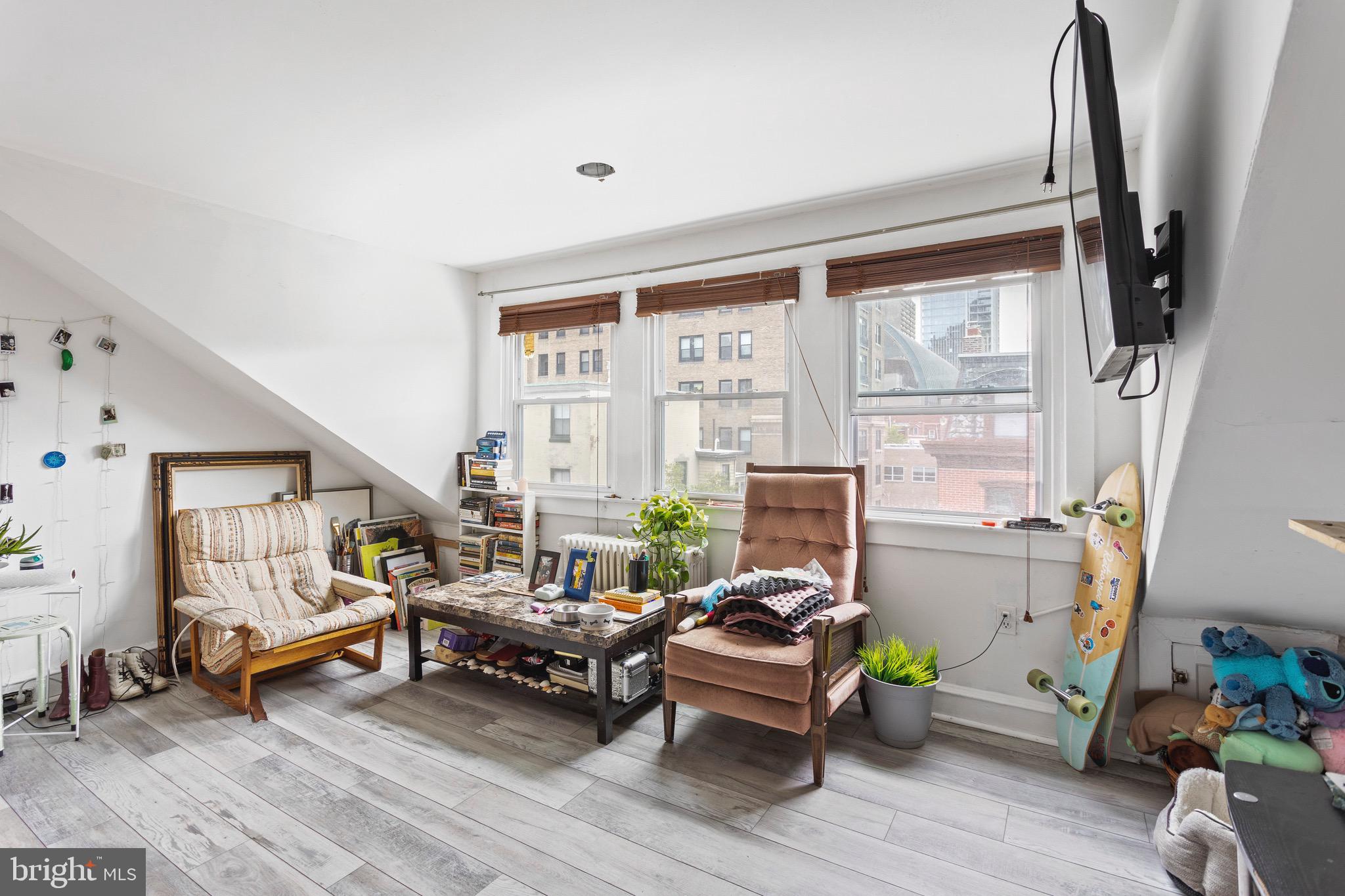 RITTENHOUSE SQUARE - Commercial Sale