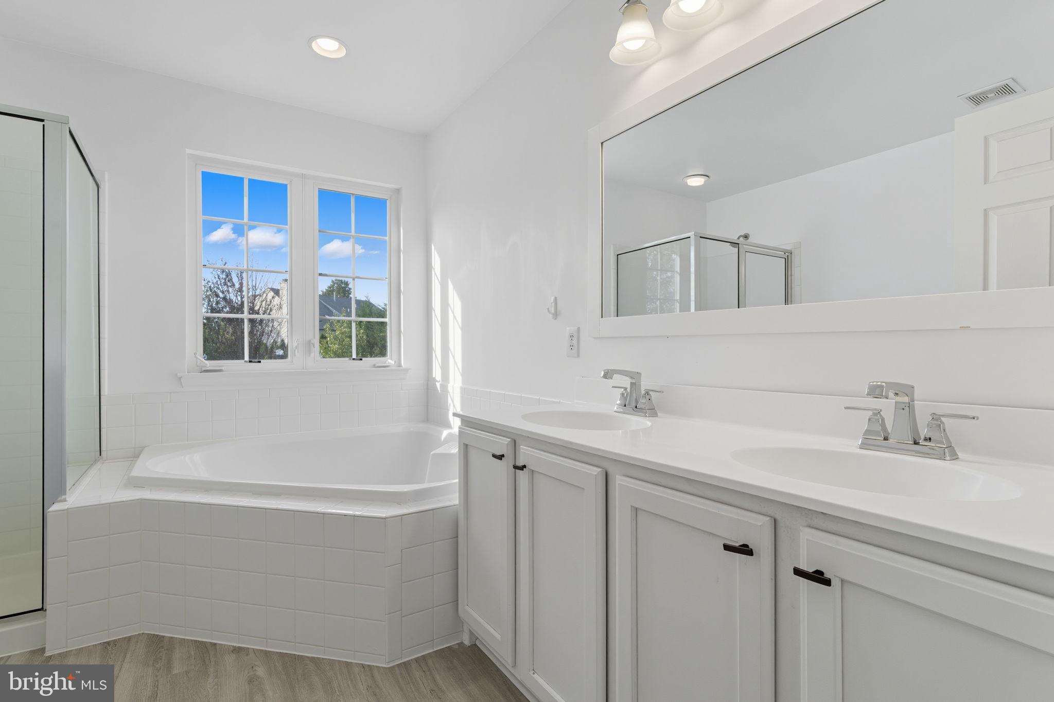 NORTH POINTE - Residential