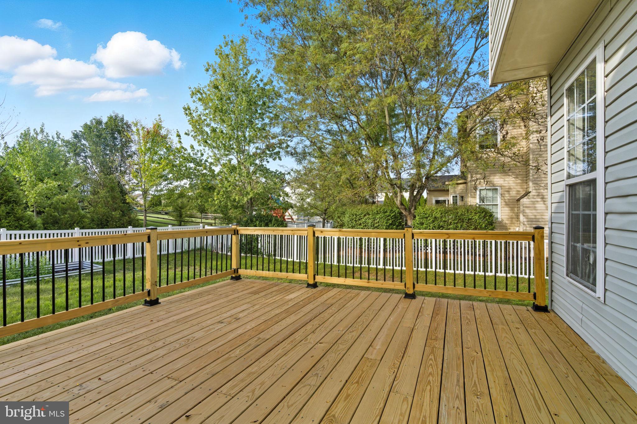 NORTH POINTE - Residential