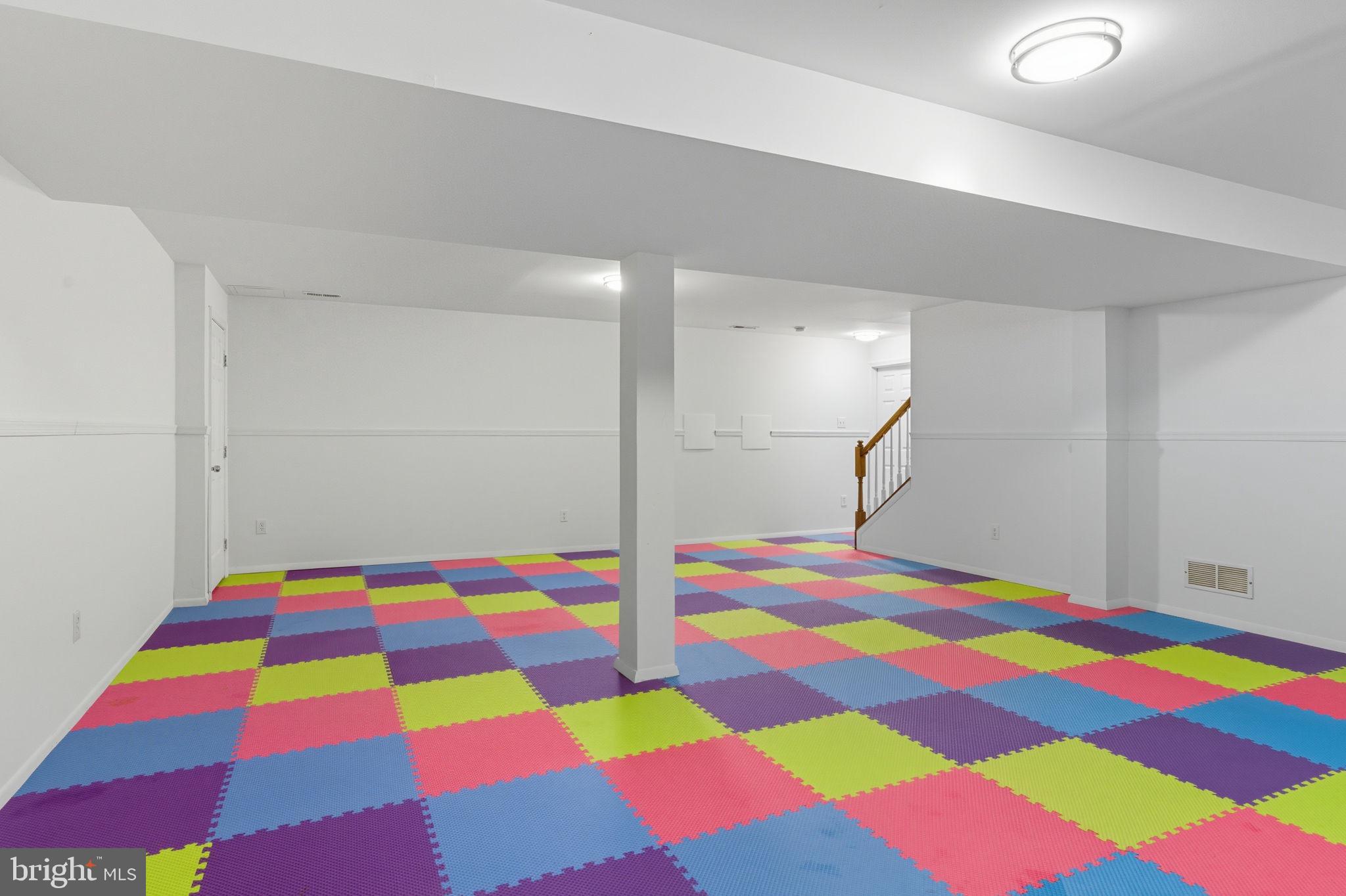 NORTH POINTE - Residential