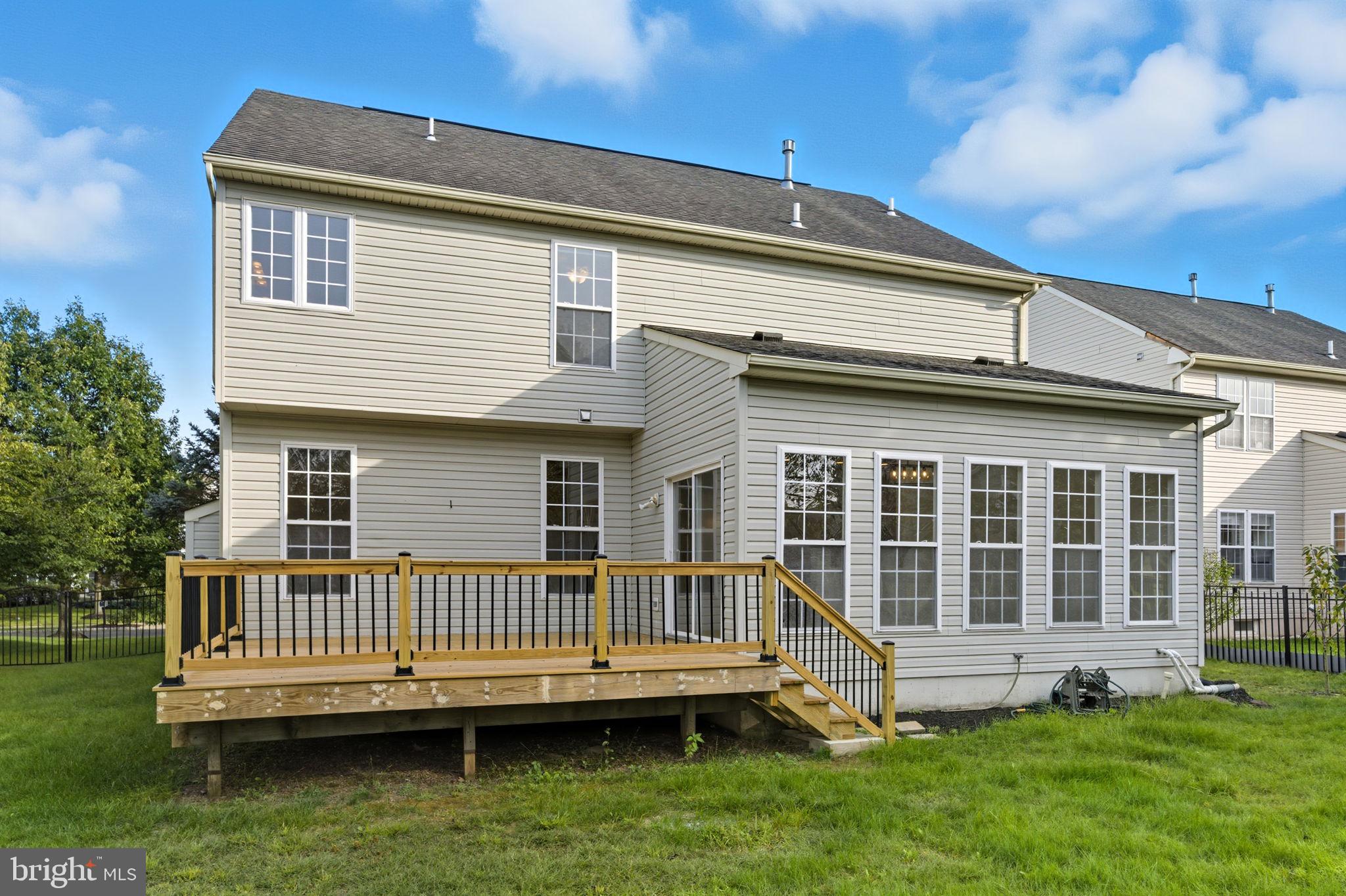 NORTH POINTE - Residential