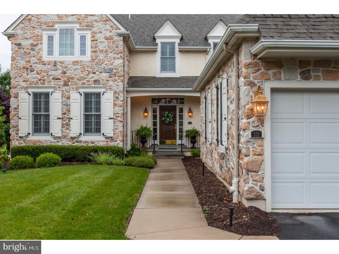 APPLEBROOK - Residential