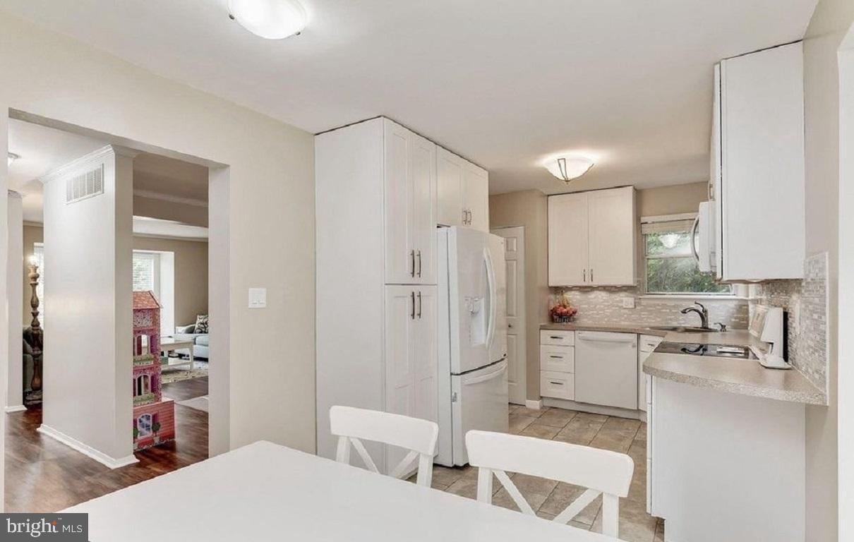 WOODLAND PARK - Residential Lease