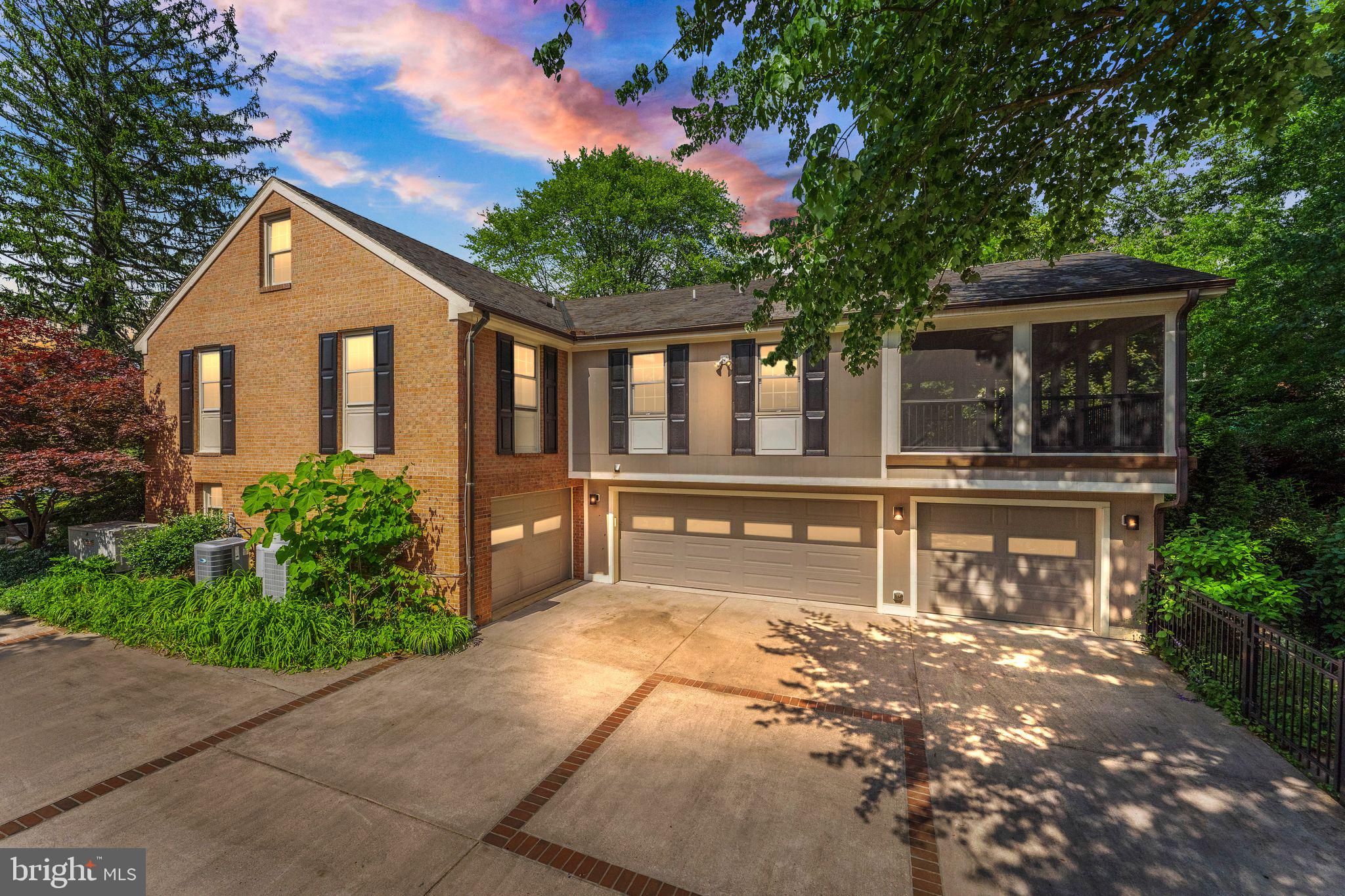 COUNTRY CLUB ESTATES - Residential