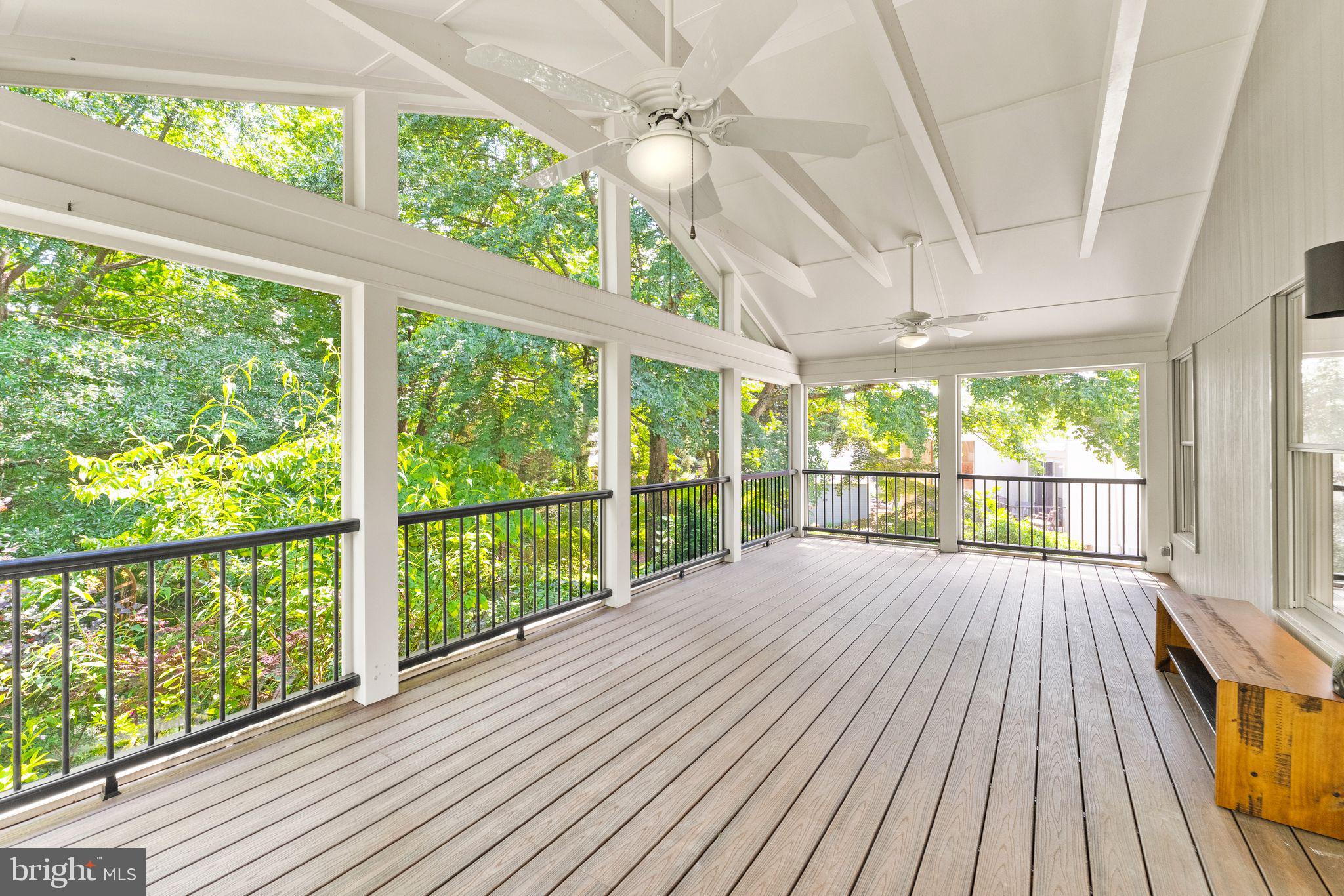 COUNTRY CLUB ESTATES - Residential