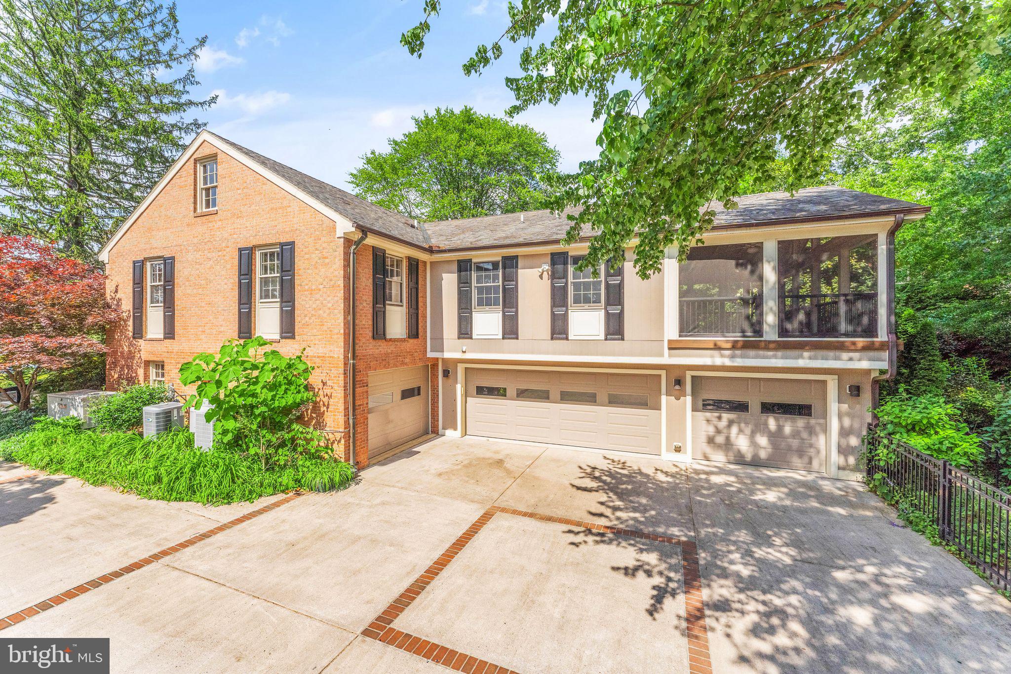 COUNTRY CLUB ESTATES - Residential