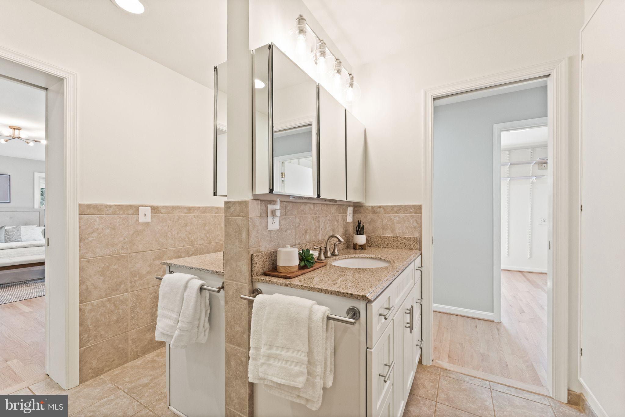 COUNTRY CLUB ESTATES - Residential