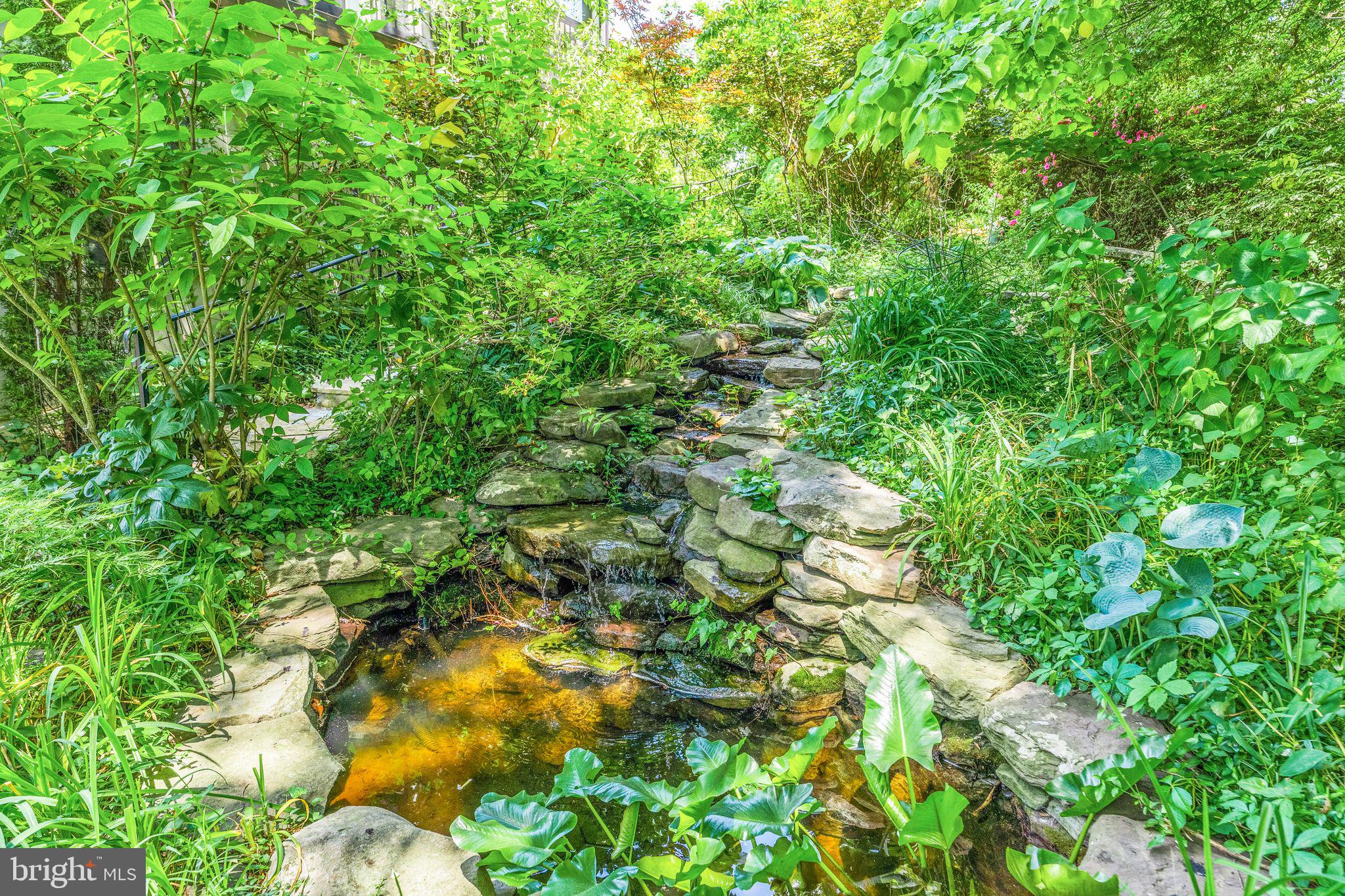 COUNTRY CLUB ESTATES - Residential