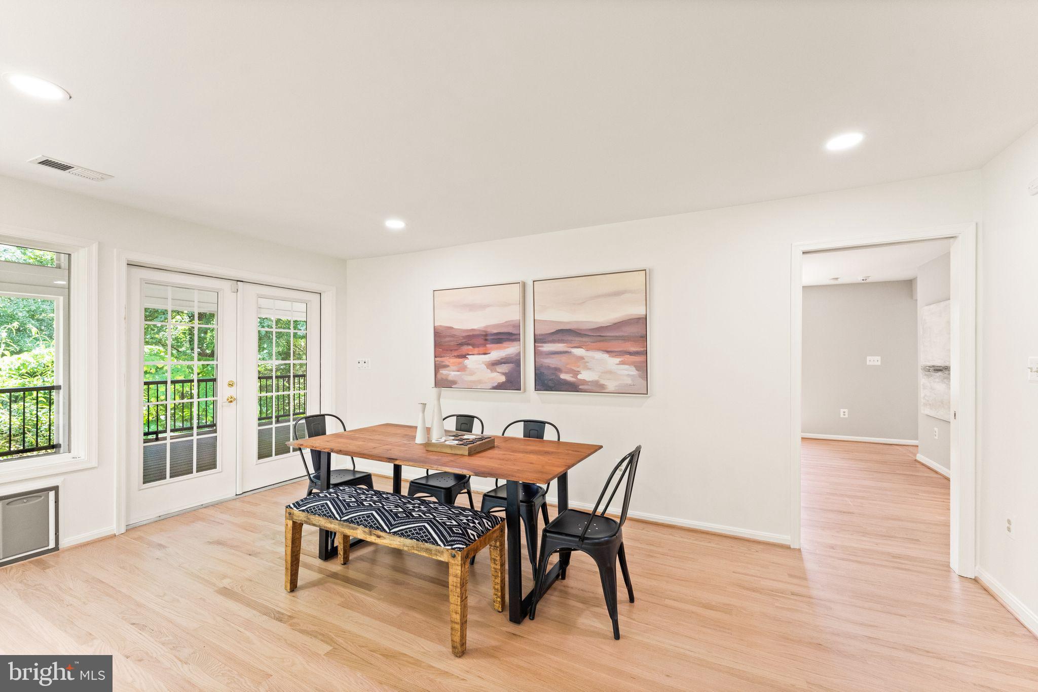 COUNTRY CLUB ESTATES - Residential