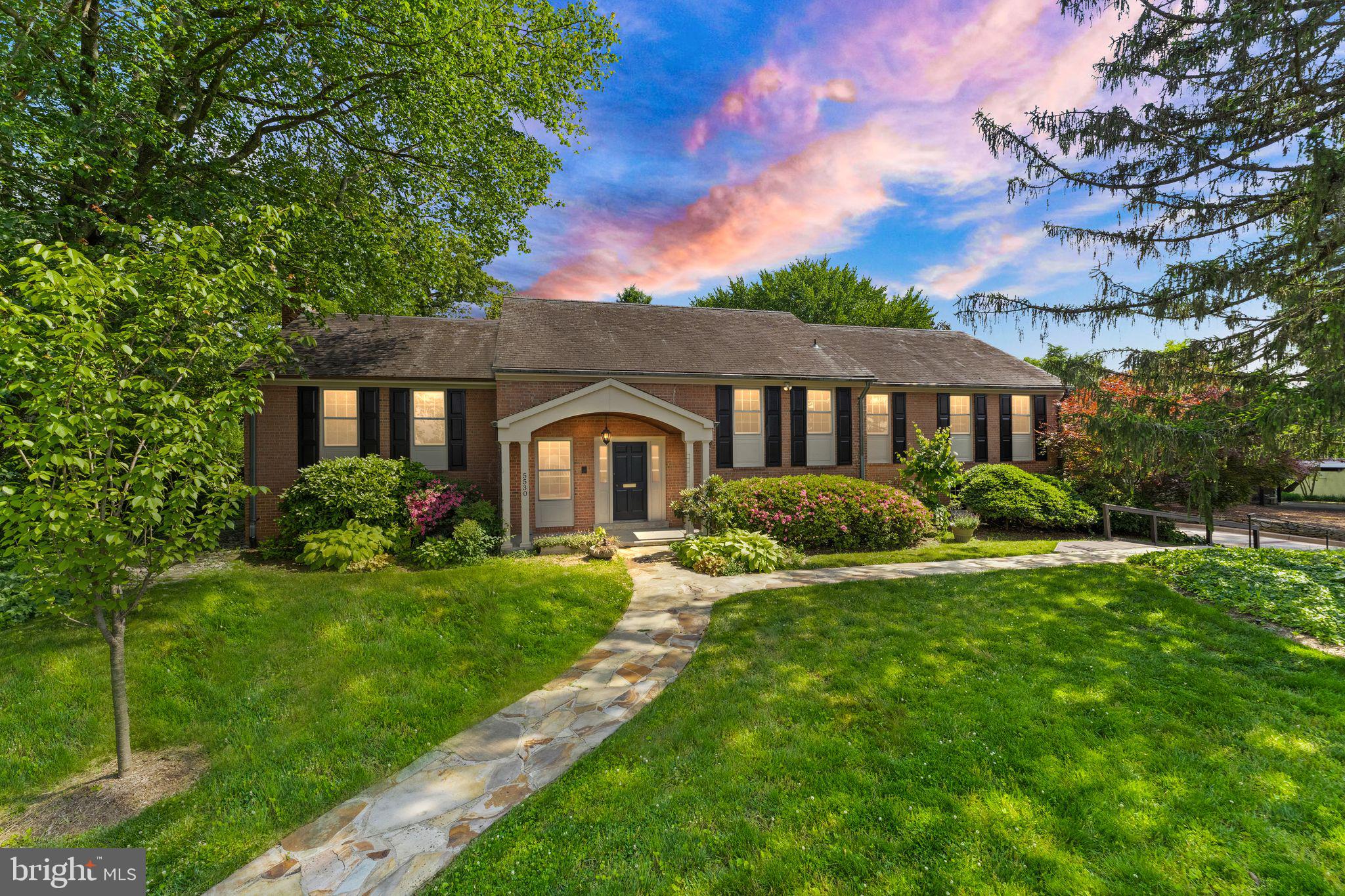 COUNTRY CLUB ESTATES - Residential