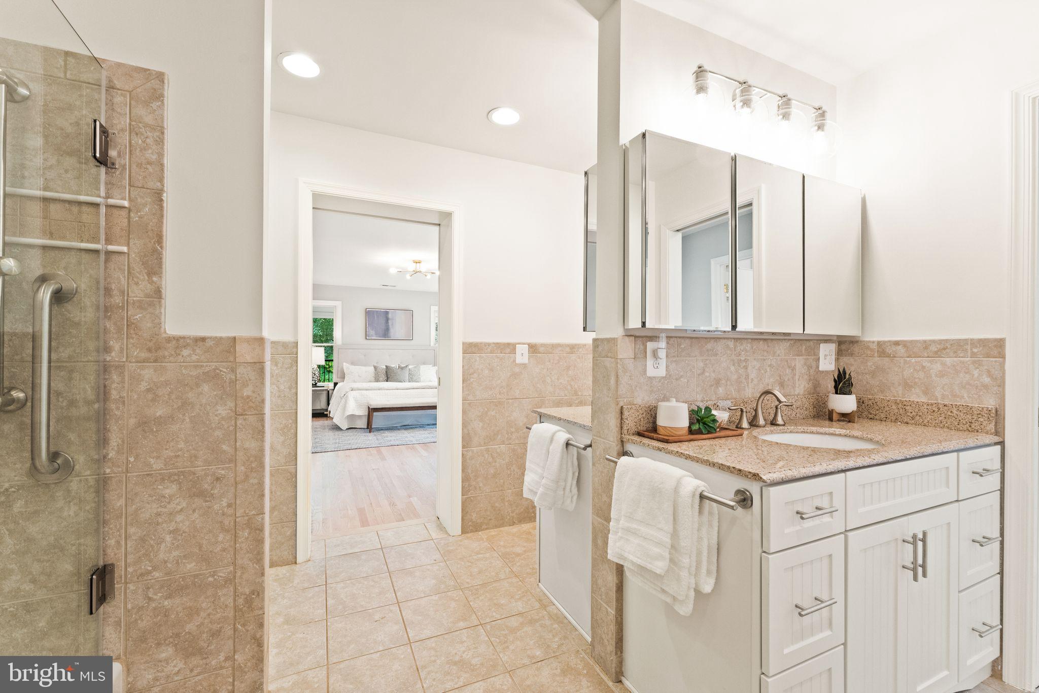 COUNTRY CLUB ESTATES - Residential