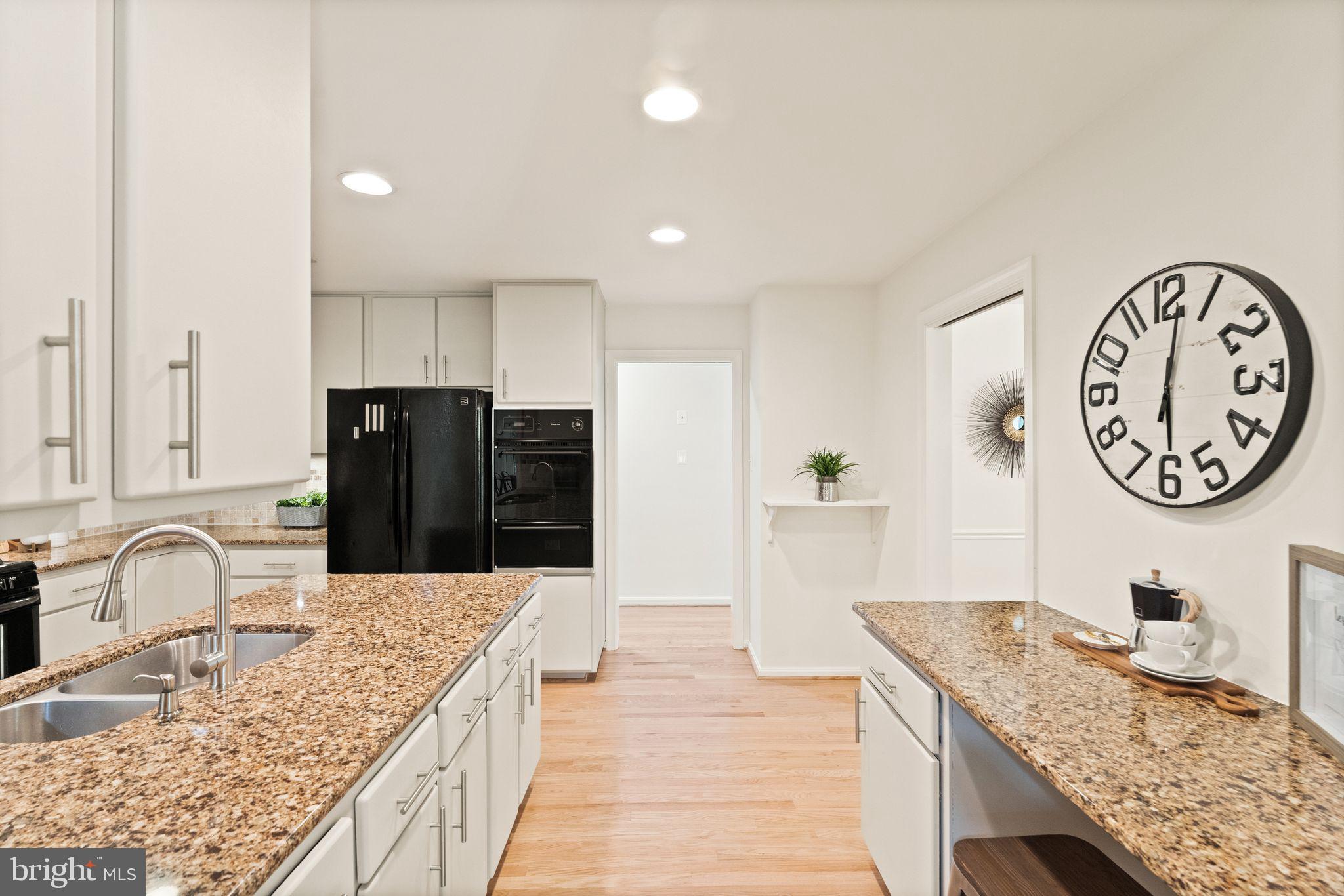 COUNTRY CLUB ESTATES - Residential