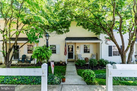 Townhouse For Sale - 1030 W Foxcroft Drive Dr<br/> CAMP HILL, PA 17011