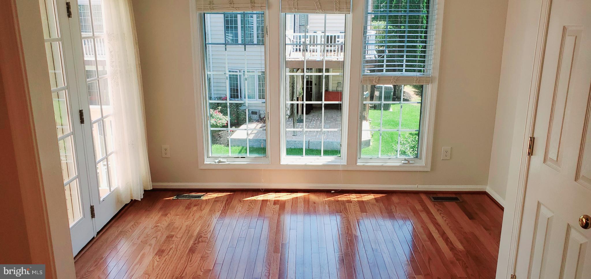 ROSE HILL FALLS - Residential