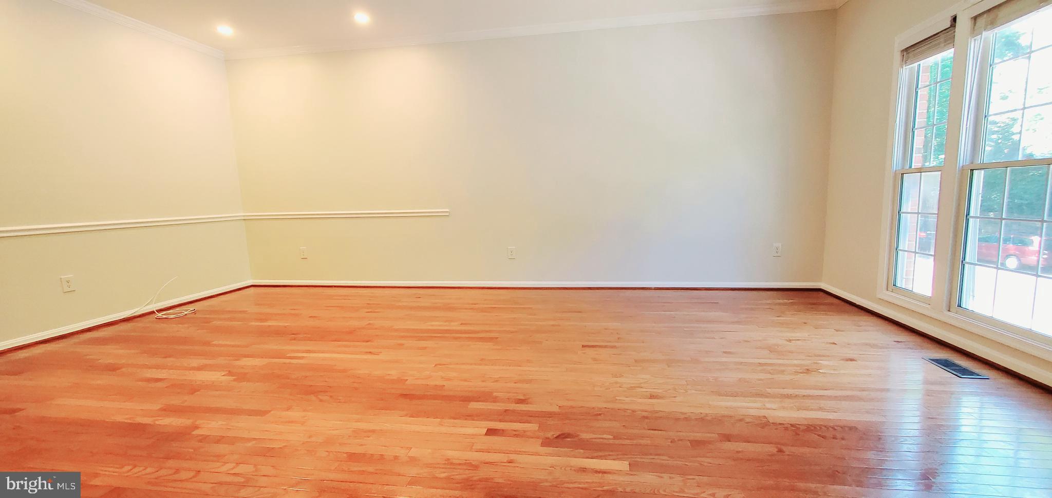 ROSE HILL FALLS - Residential