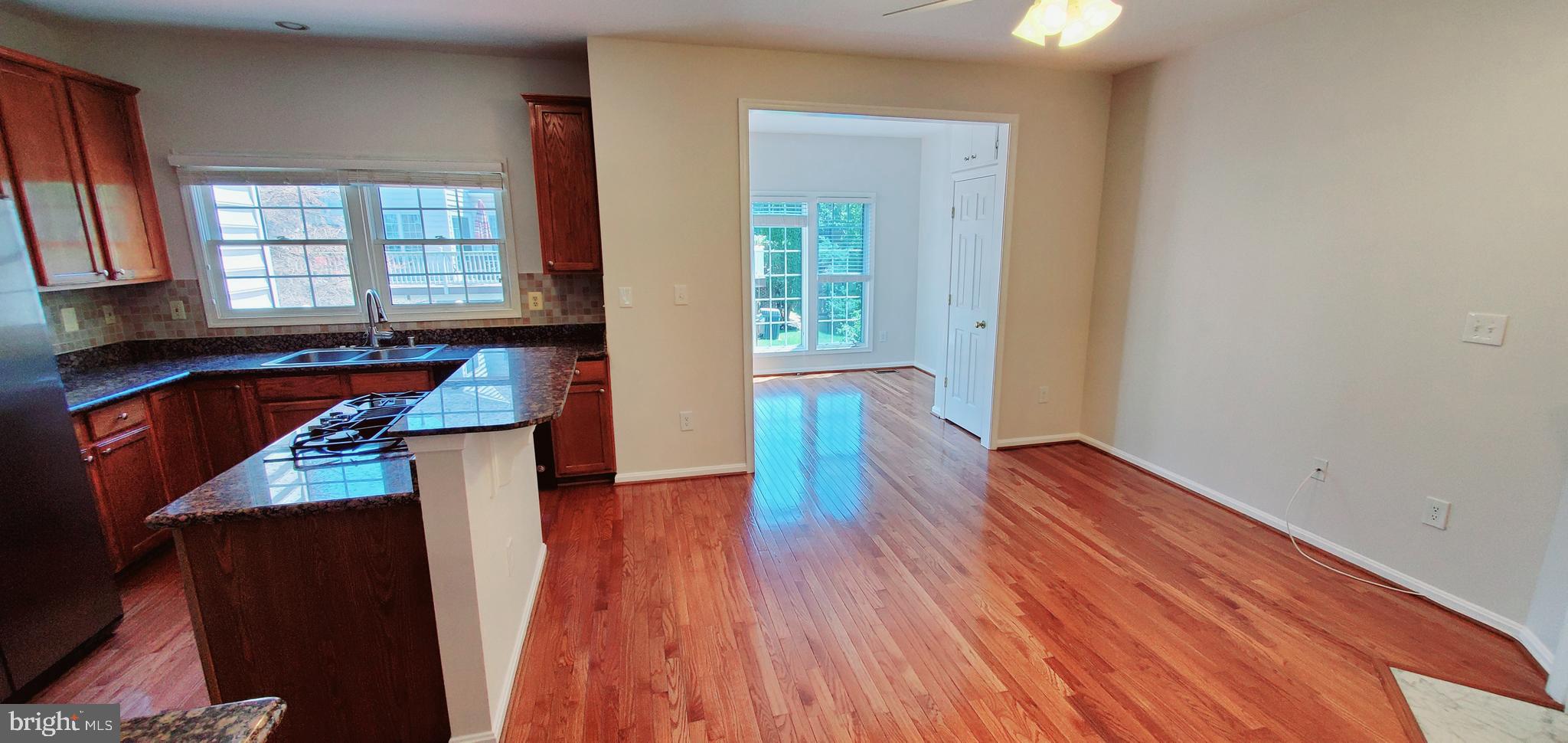 ROSE HILL FALLS - Residential