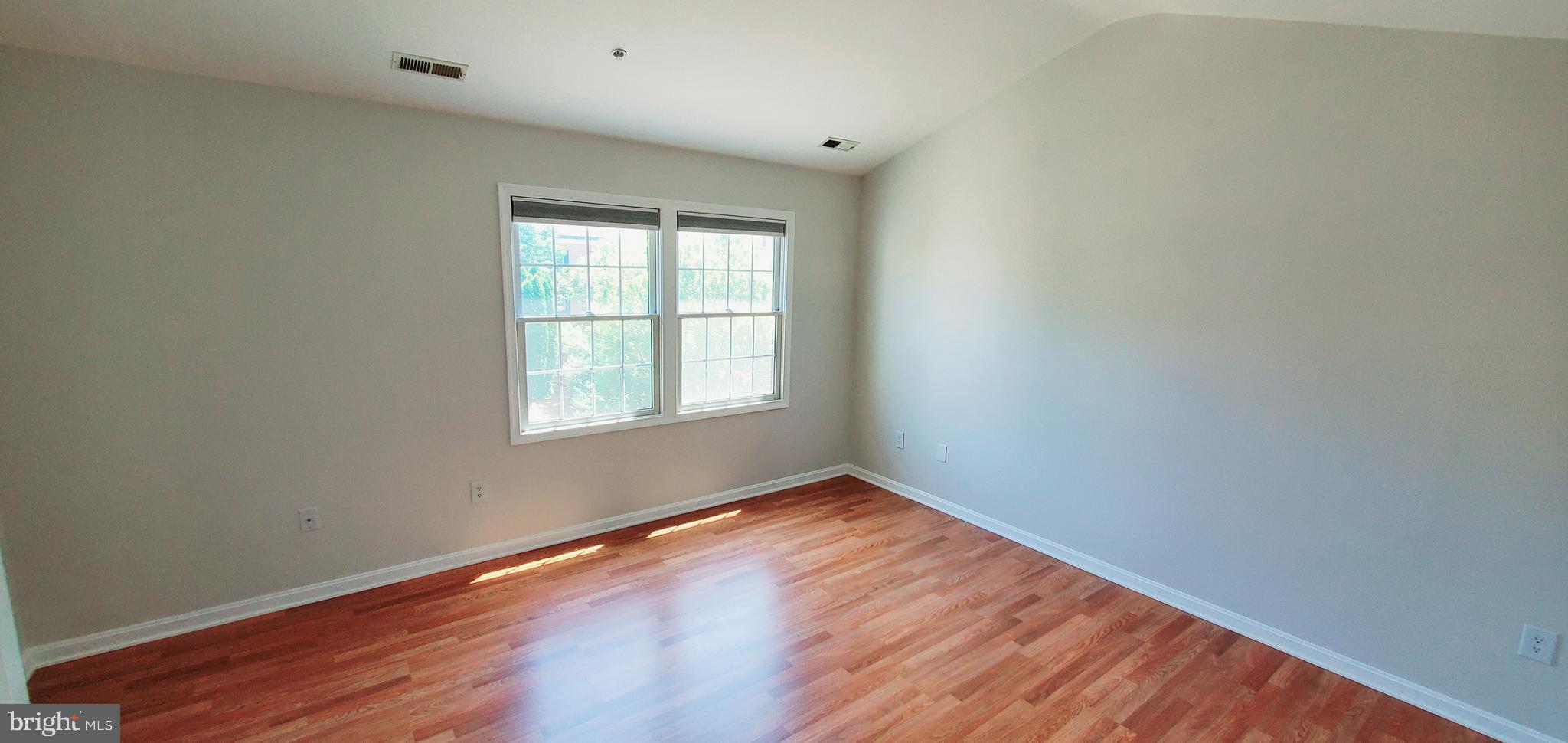 ROSE HILL FALLS - Residential