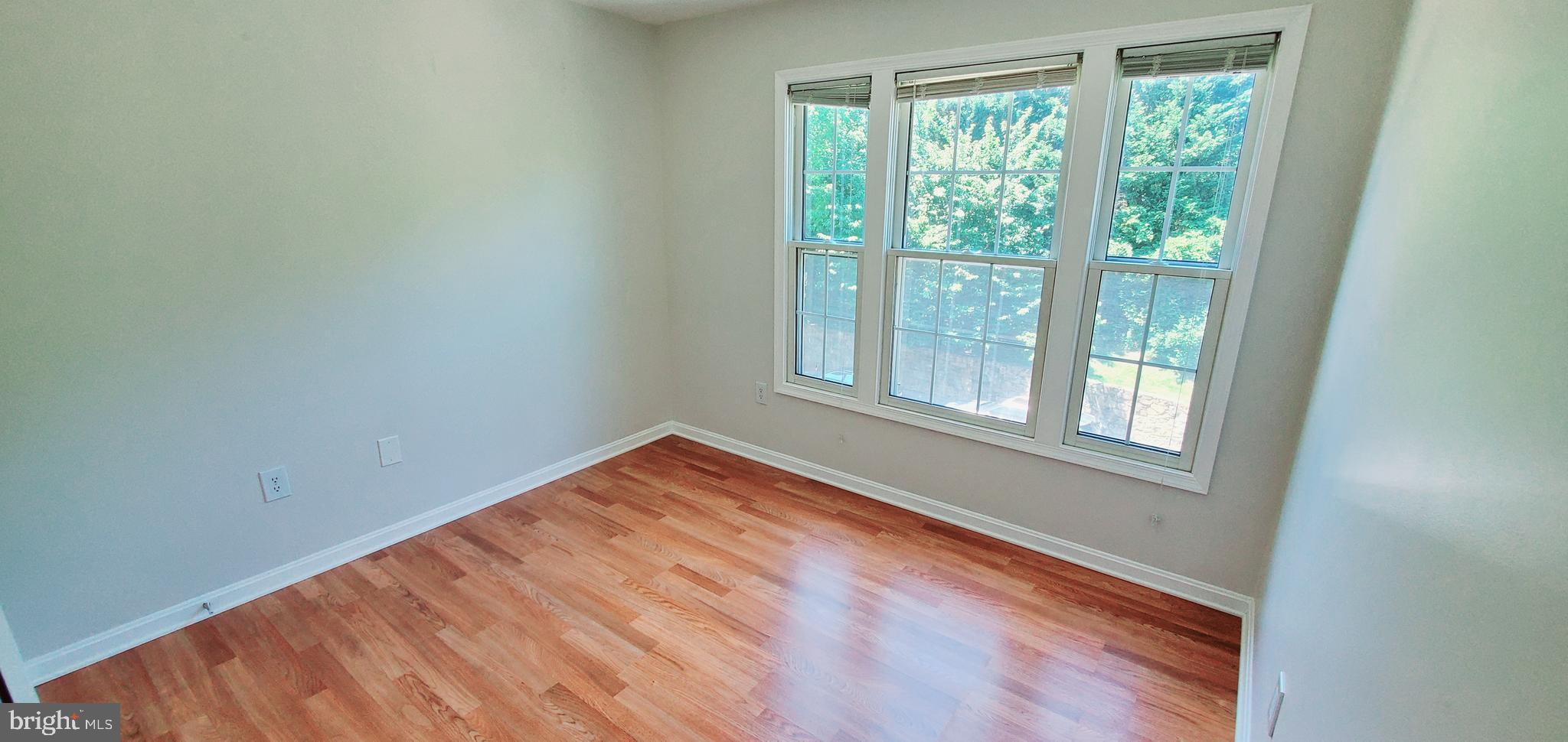 ROSE HILL FALLS - Residential