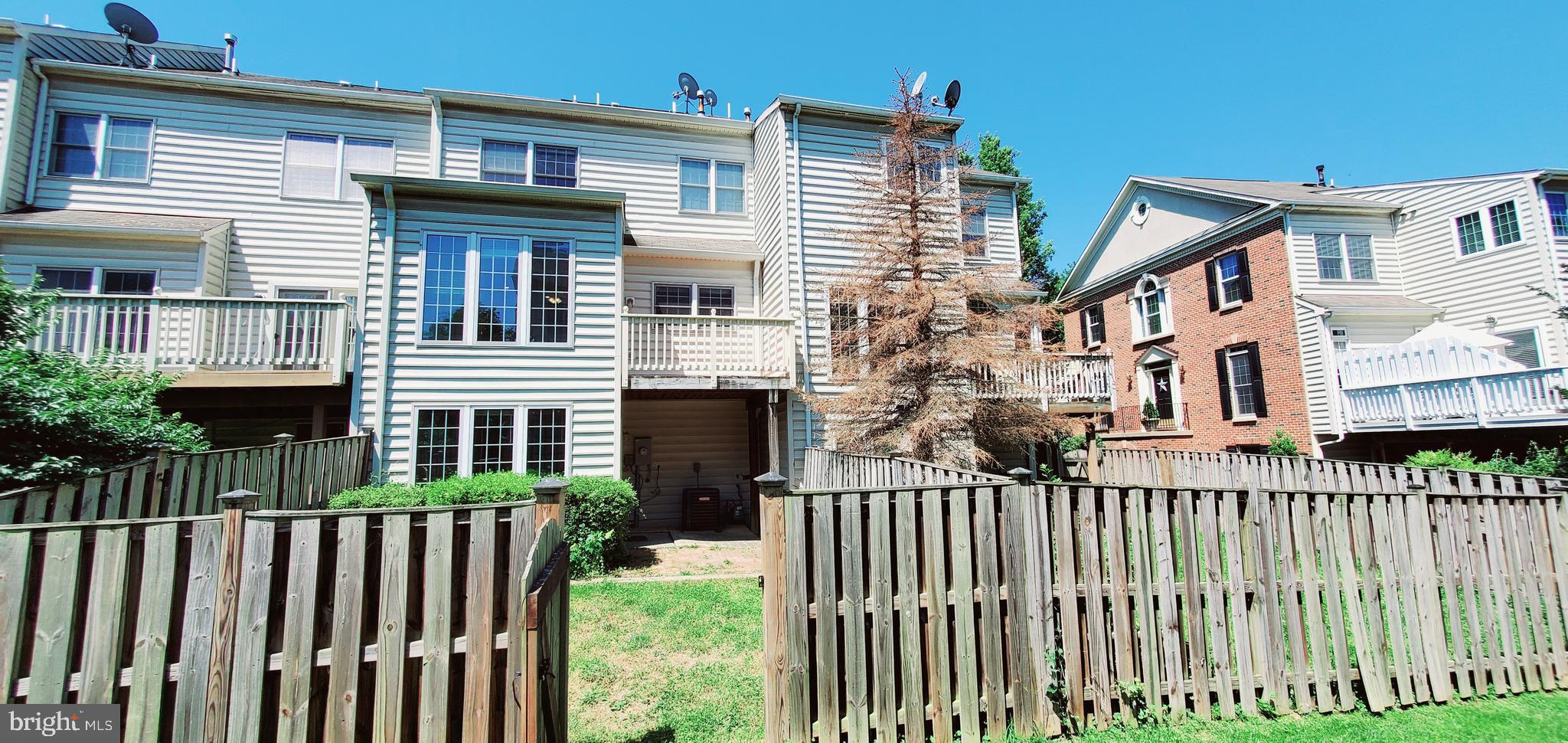 ROSE HILL FALLS - Residential