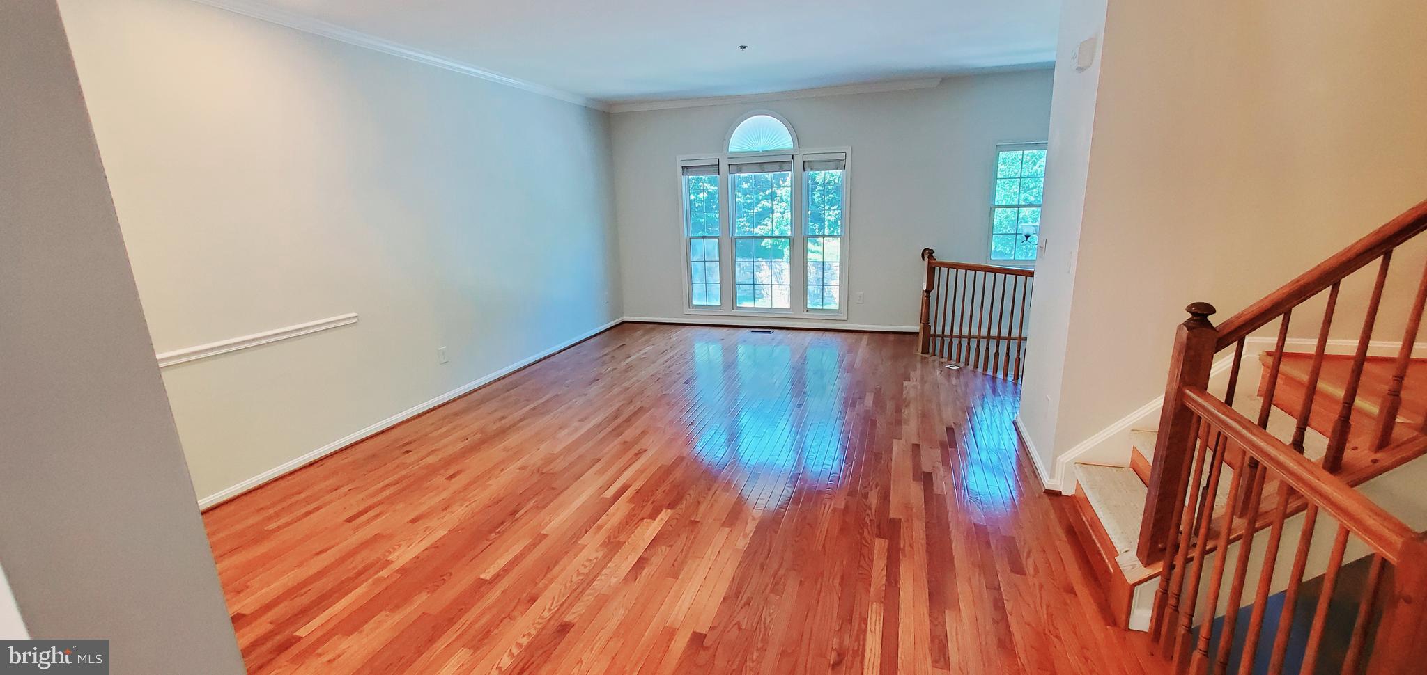 ROSE HILL FALLS - Residential