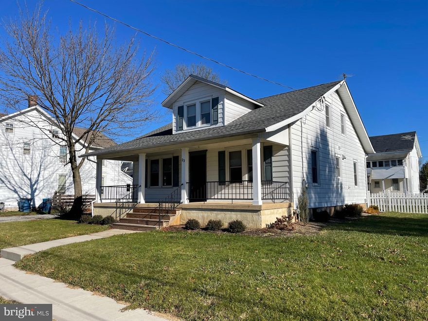 $200 signing bonus to move in cost for a qualified renter move in for 1/1/2025. For rent is a 3 bedroom, 1 bath home in Oxford Boro. Home comes with a detached garage. Home has natural gas heat with central air. Large home with two living rooms on the first floor and 3 bedrooms on the second floor. Laundry hook up on the first floor. Fenced in back yard. Plenty of off street parking. Tenant pays all utilities. No Smoking, No Pets. $50 nonrefundable application fee required per applicant and if selected $50 admin fee. 650 Min. Credit Score