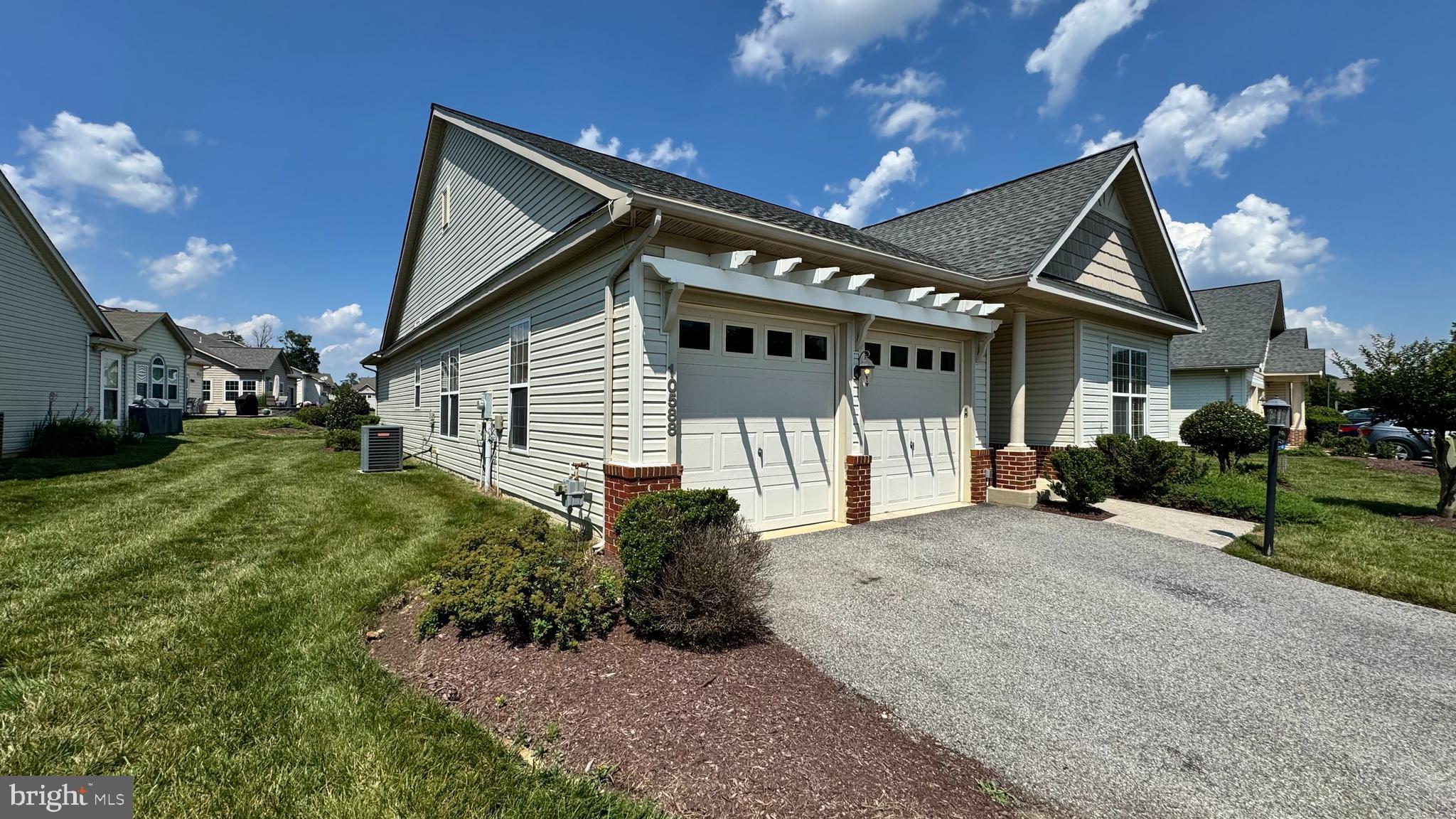 COLONIAL CHARLES - Residential