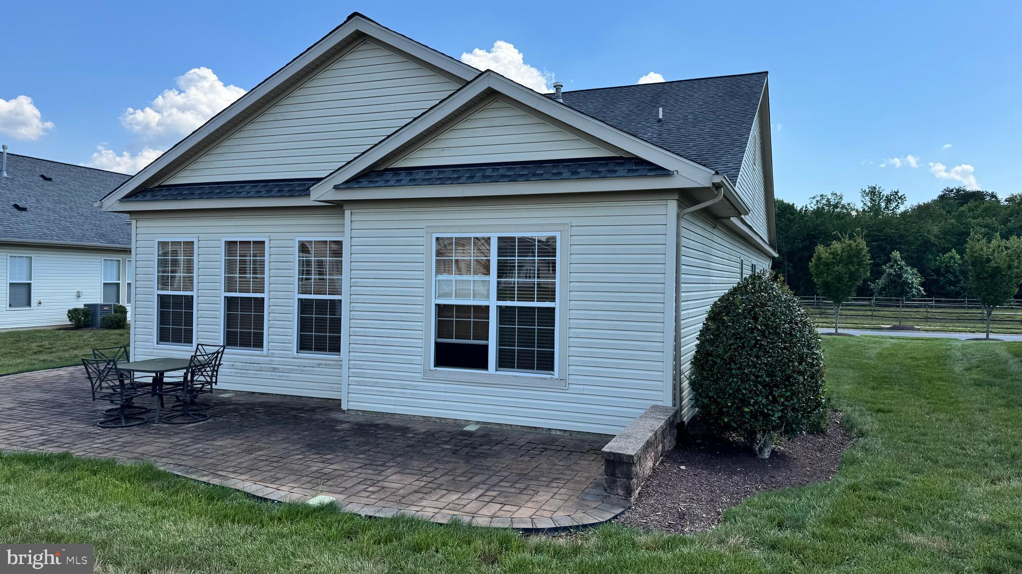 COLONIAL CHARLES - Residential