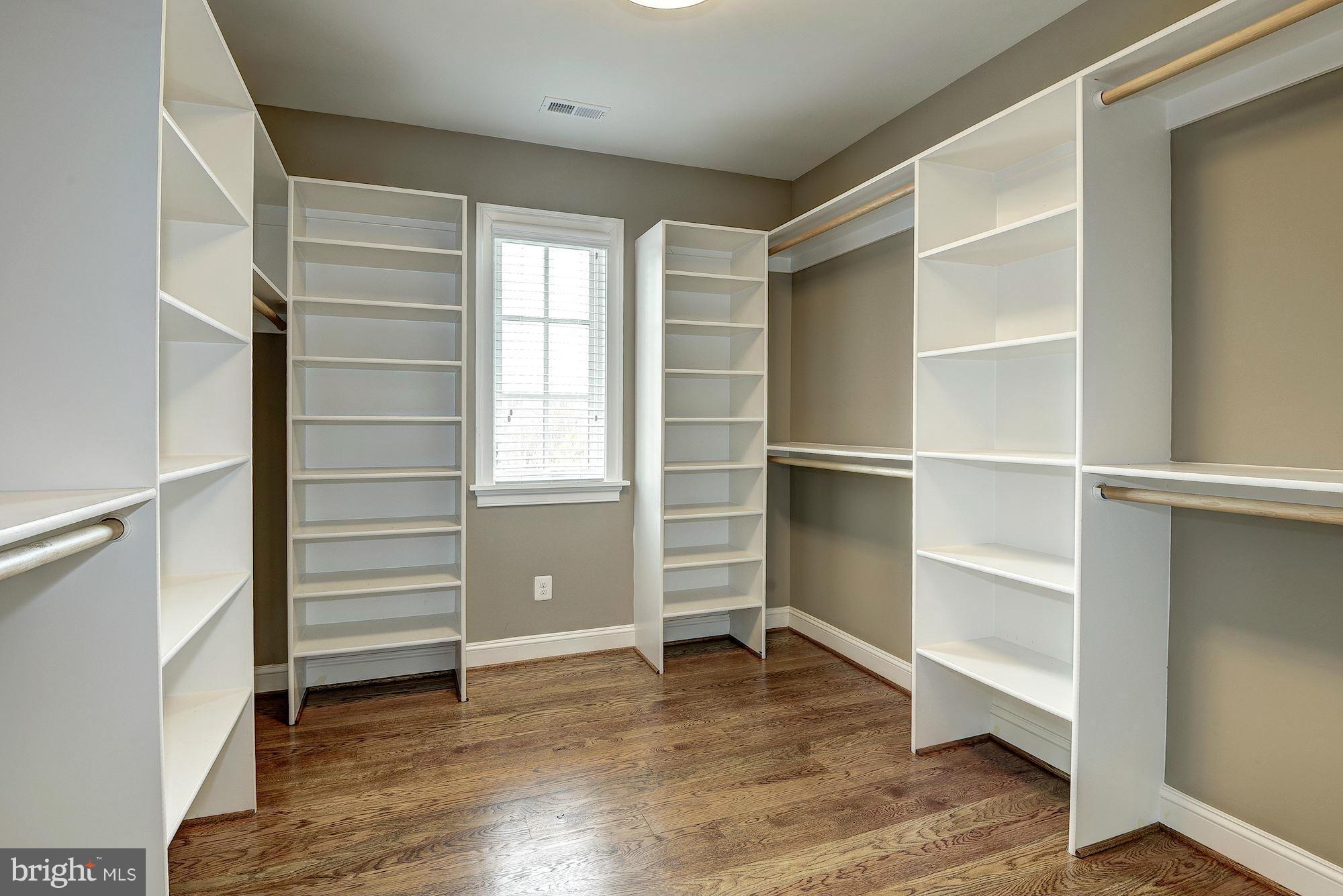 MURMURING PINES - Residential