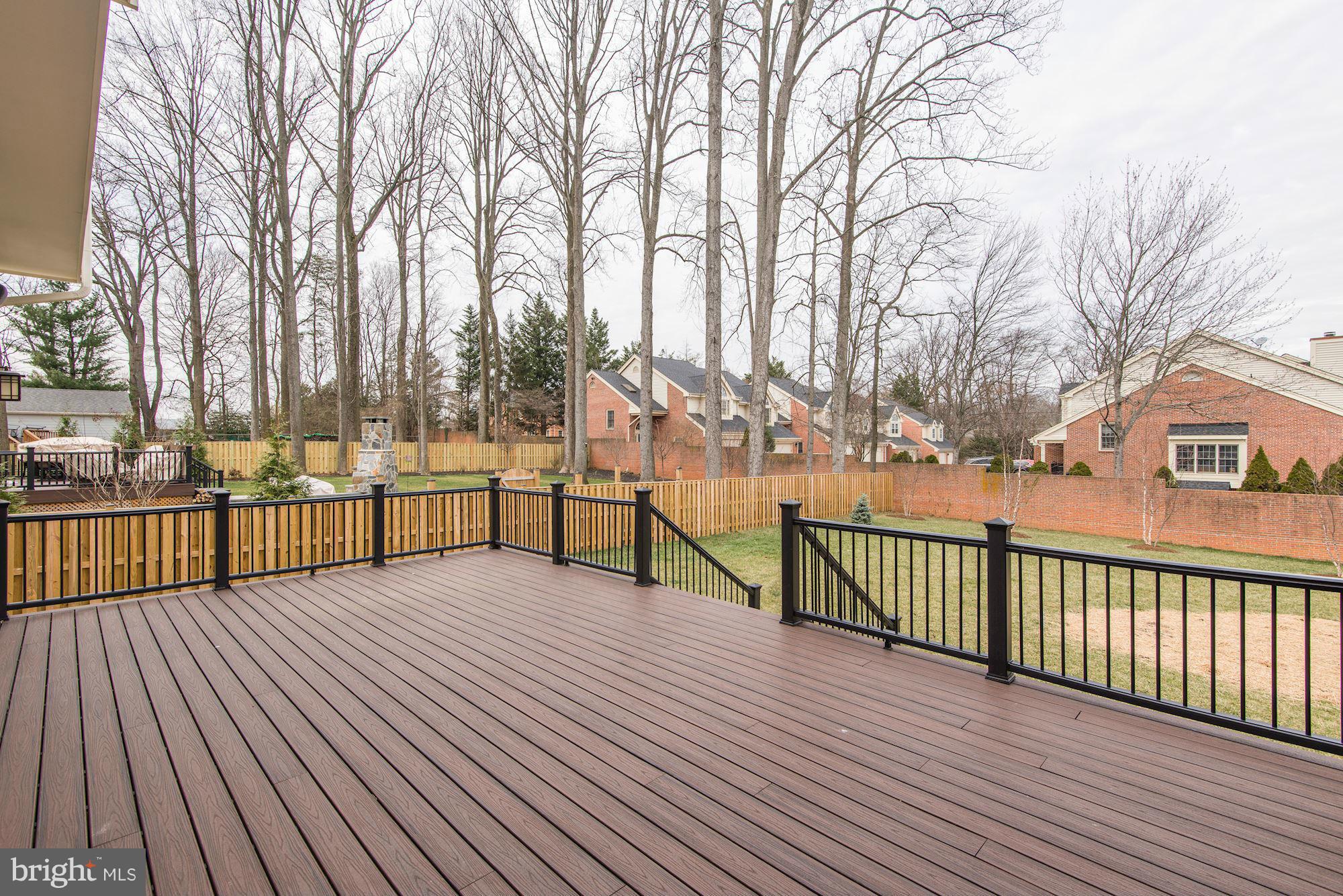 MURMURING PINES - Residential