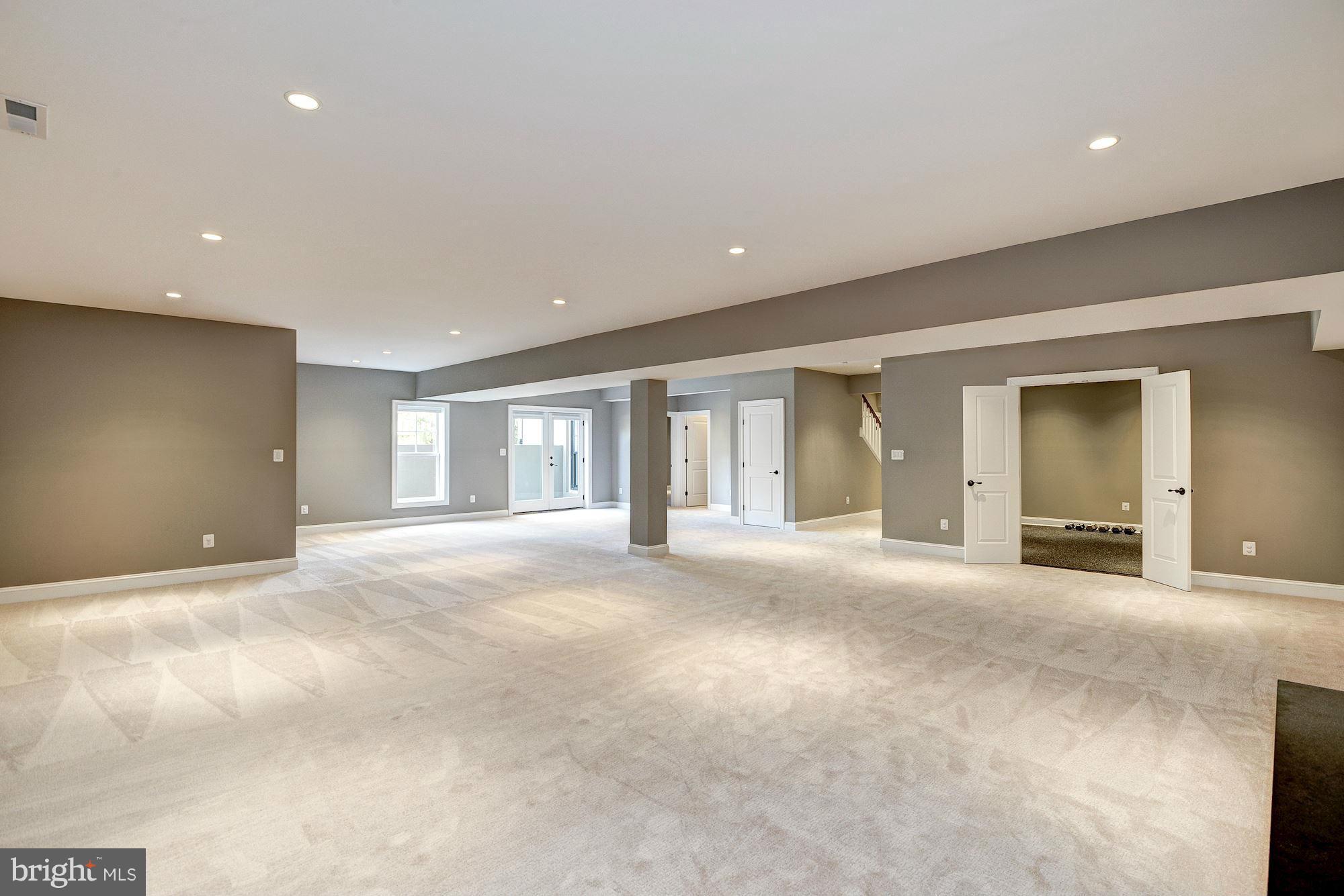 MURMURING PINES - Residential