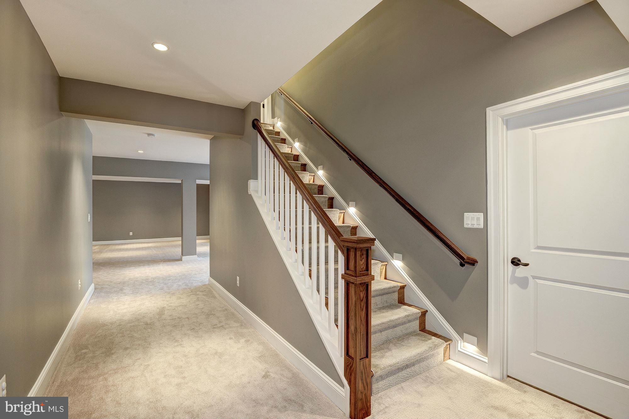 MURMURING PINES - Residential