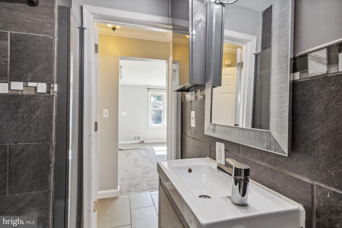 WOODLAWN HEIGHTS - Residential