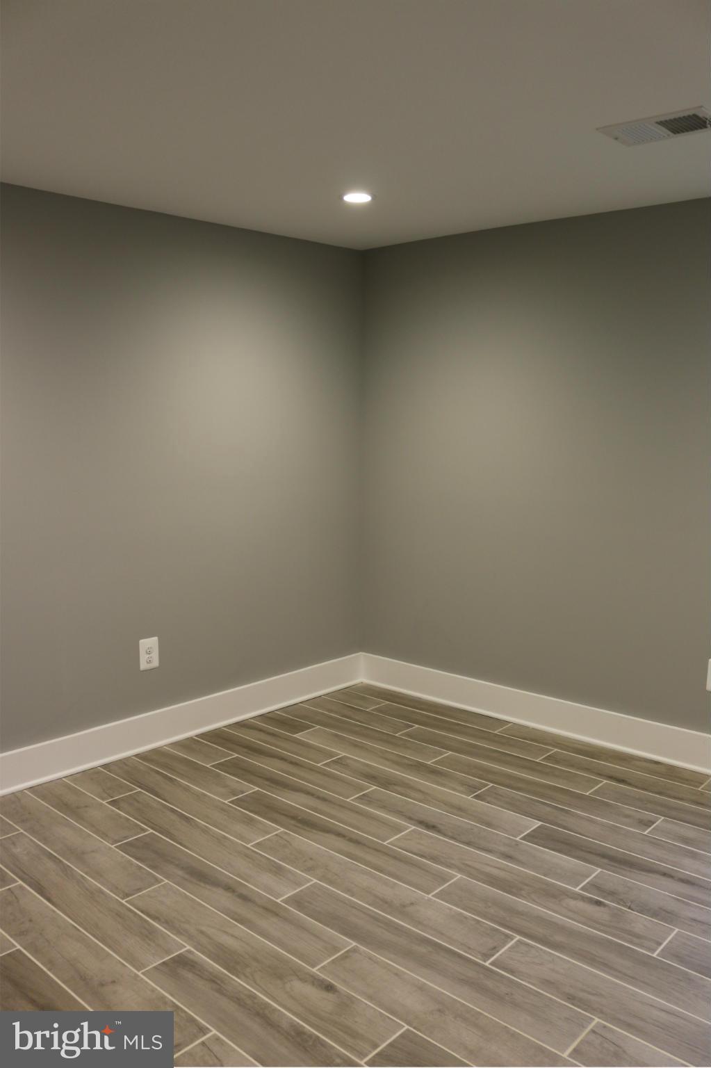 WARWICK VILLAGE - Residential