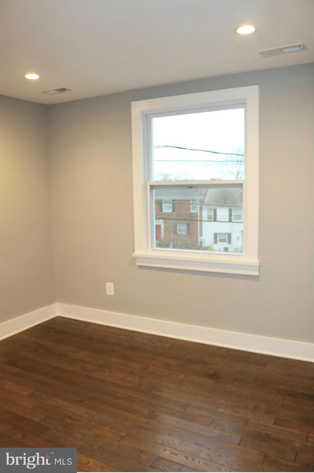 WARWICK VILLAGE - Residential