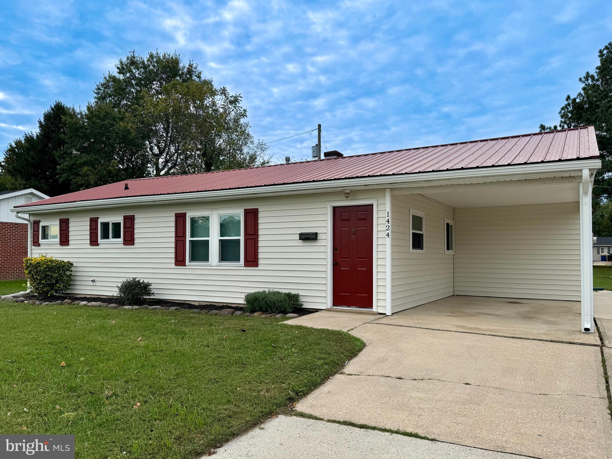 1424 S GOVERNORS AVENUE