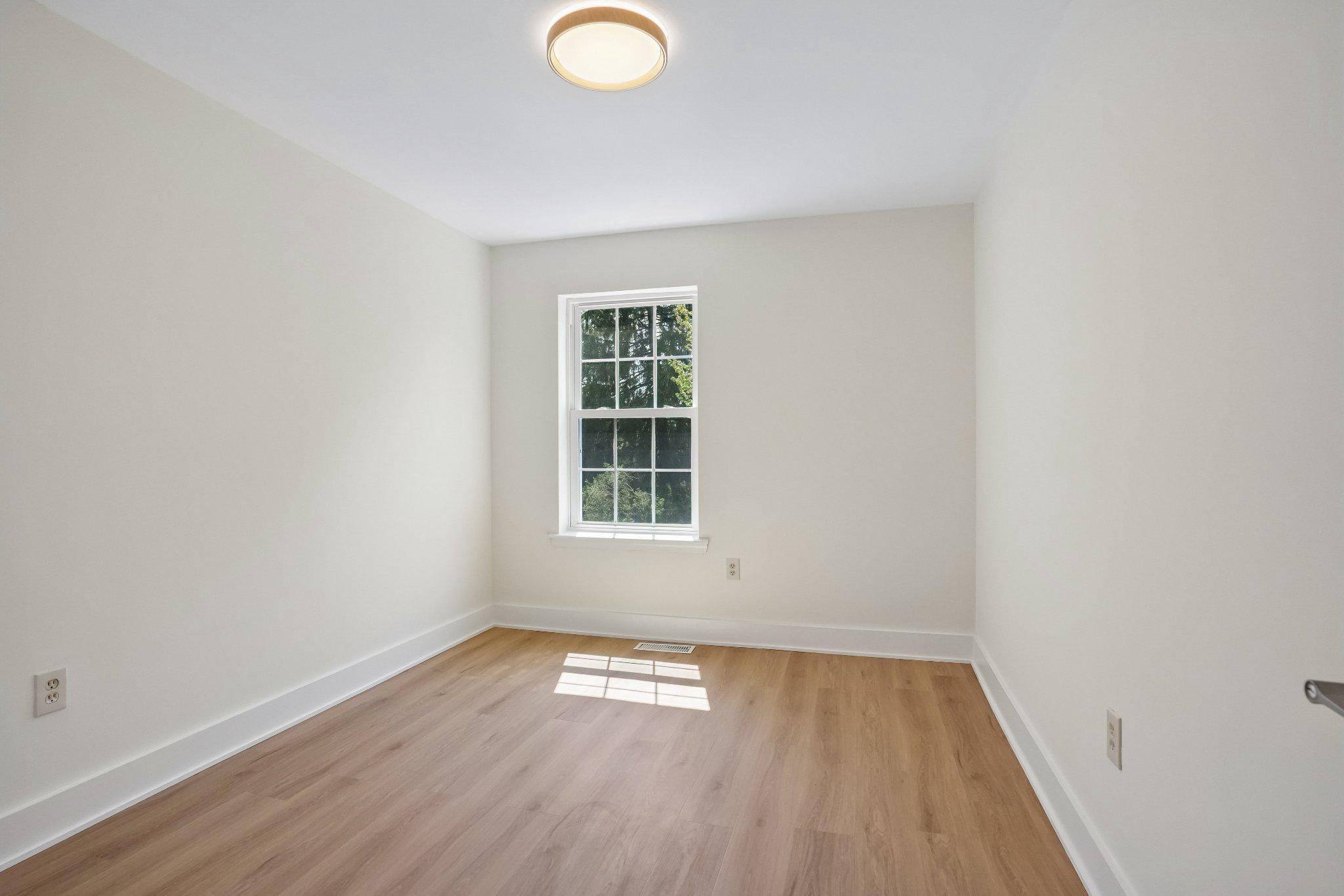 MEWS AT VALLEY FOR - Residential