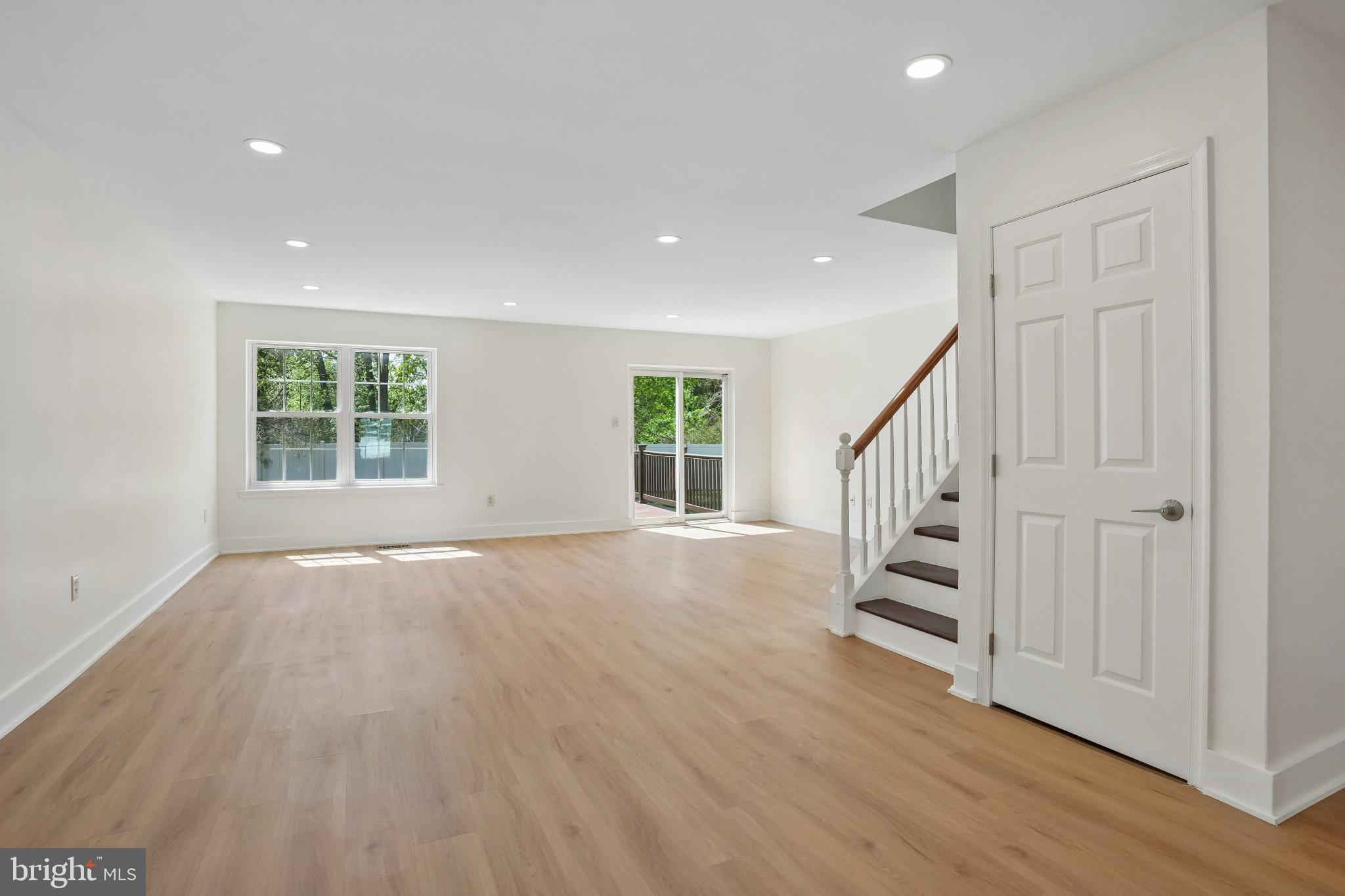 MEWS AT VALLEY FOR - Residential