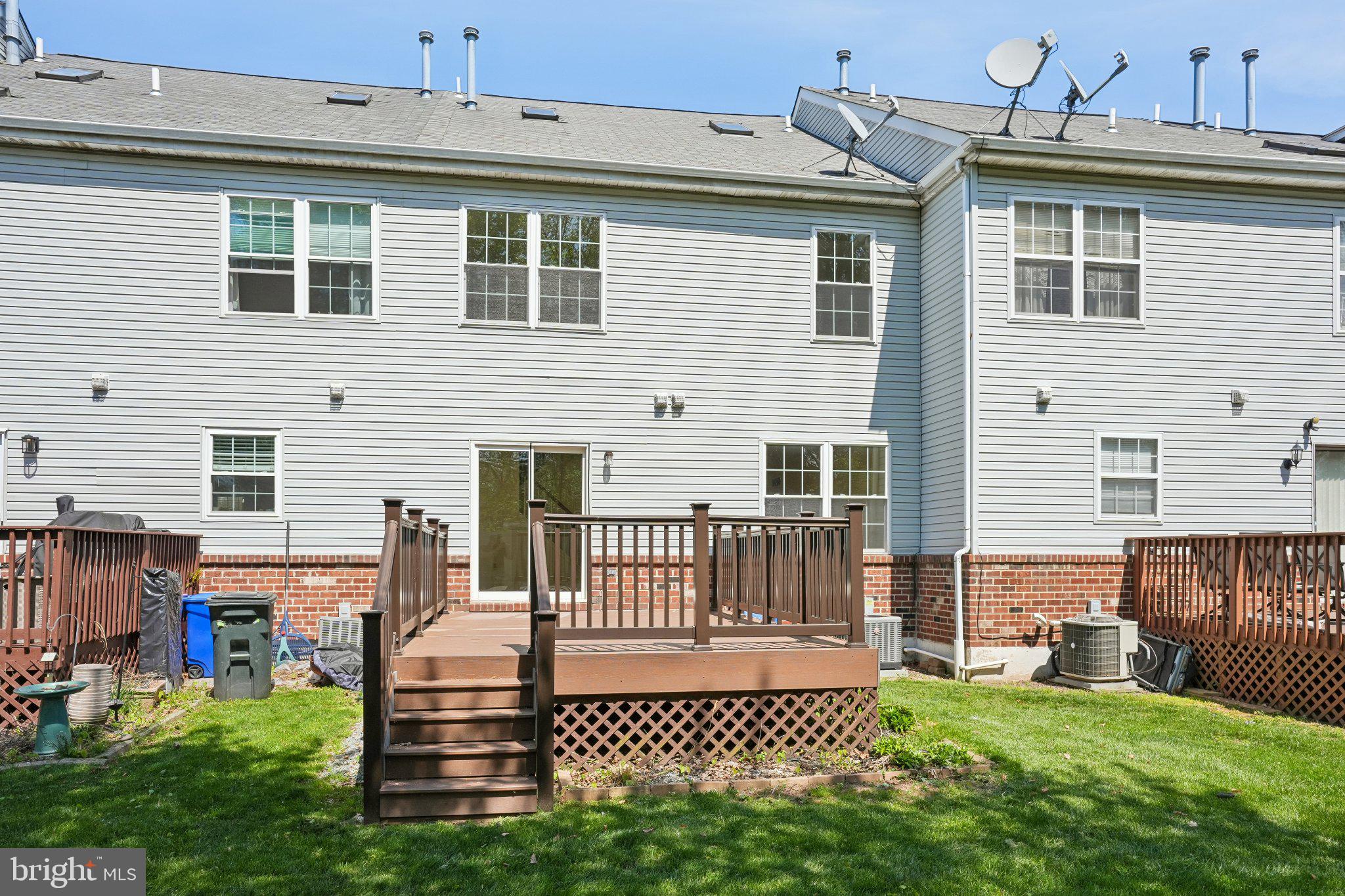 MEWS AT VALLEY FOR - Residential