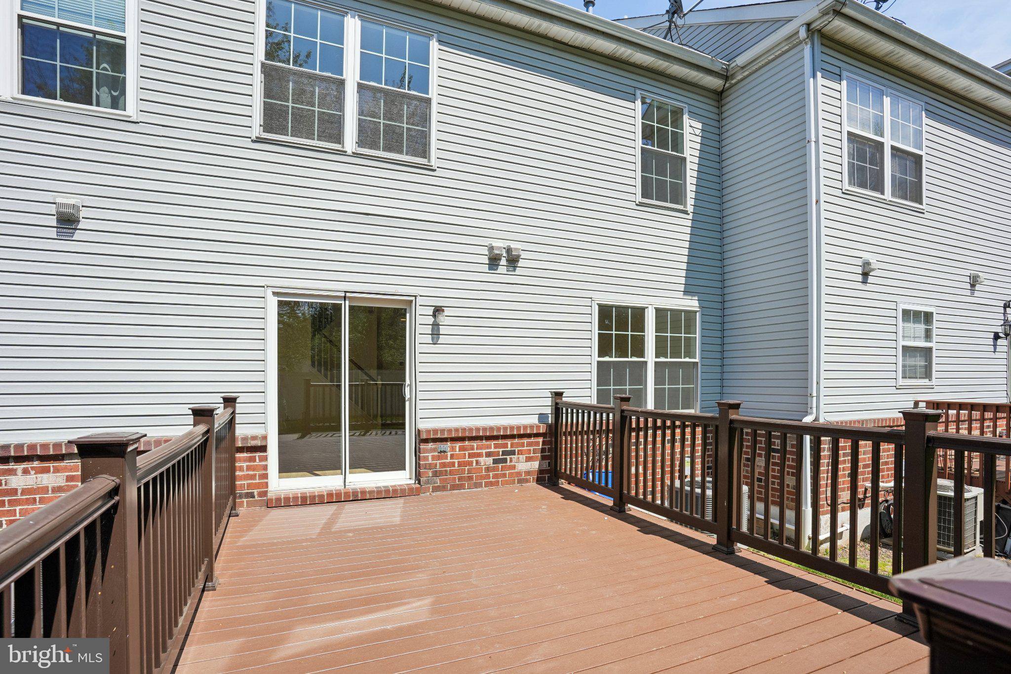 MEWS AT VALLEY FOR - Residential