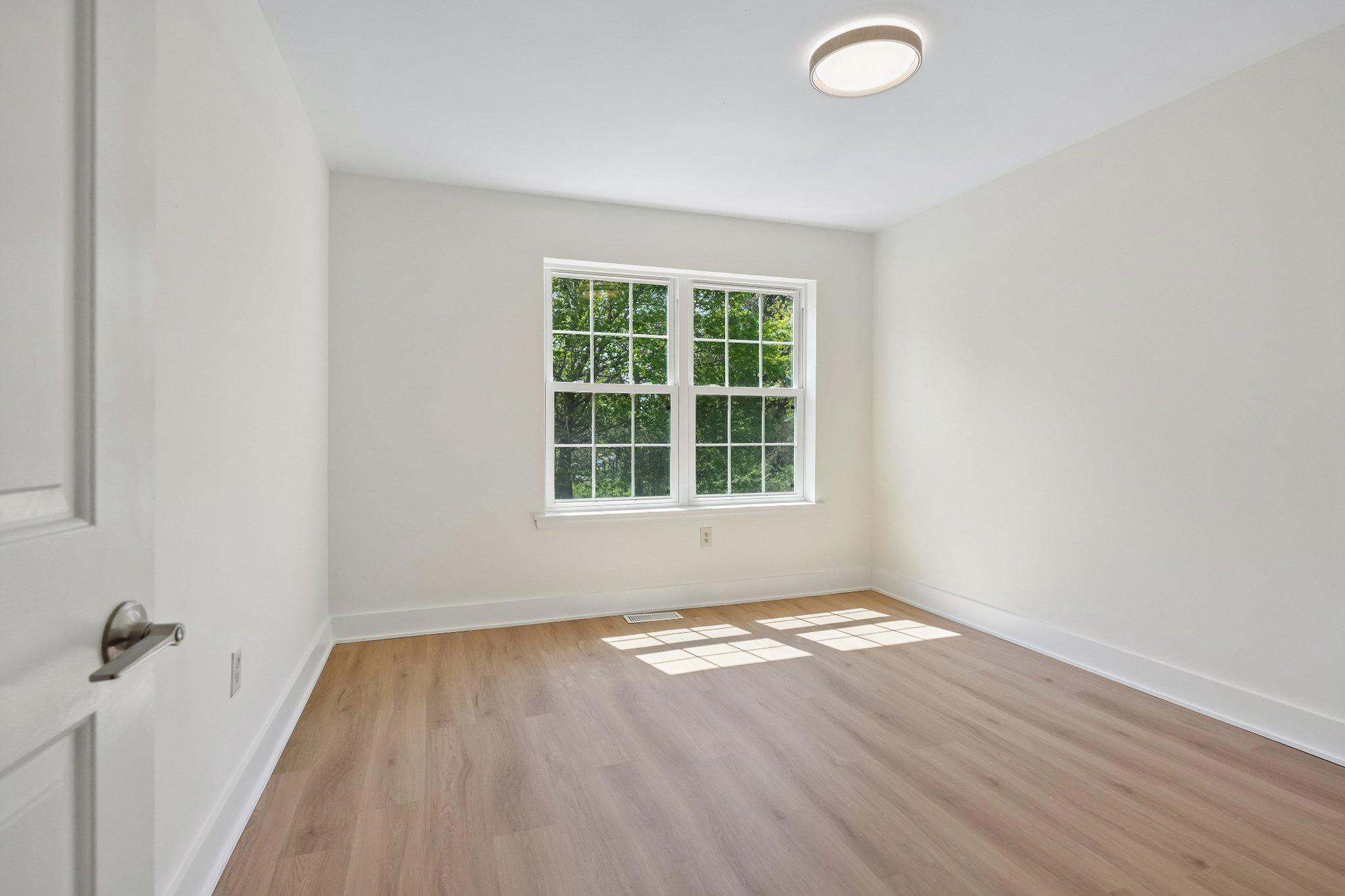 MEWS AT VALLEY FOR - Residential