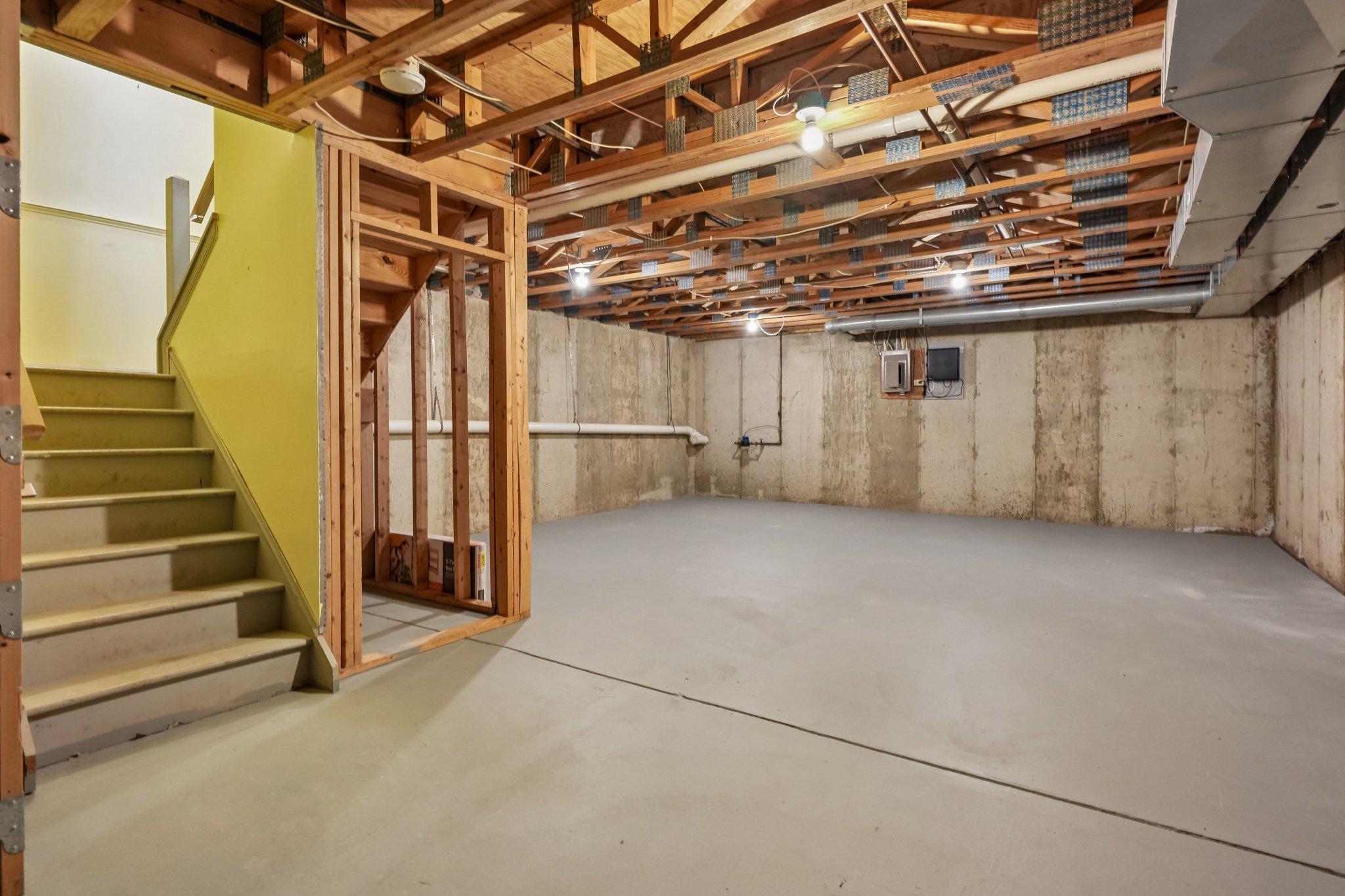 MEWS AT VALLEY FOR - Residential