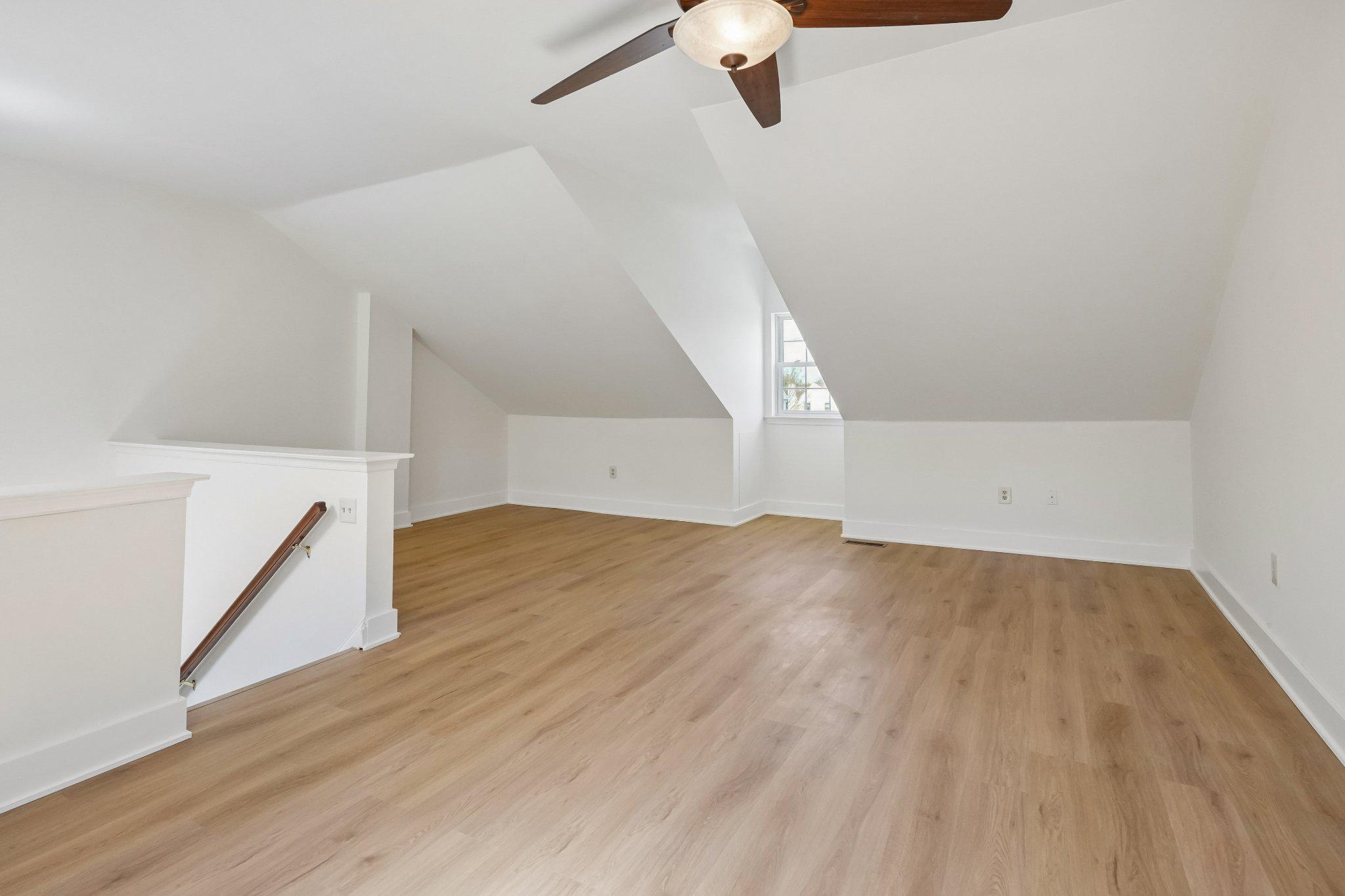 MEWS AT VALLEY FOR - Residential