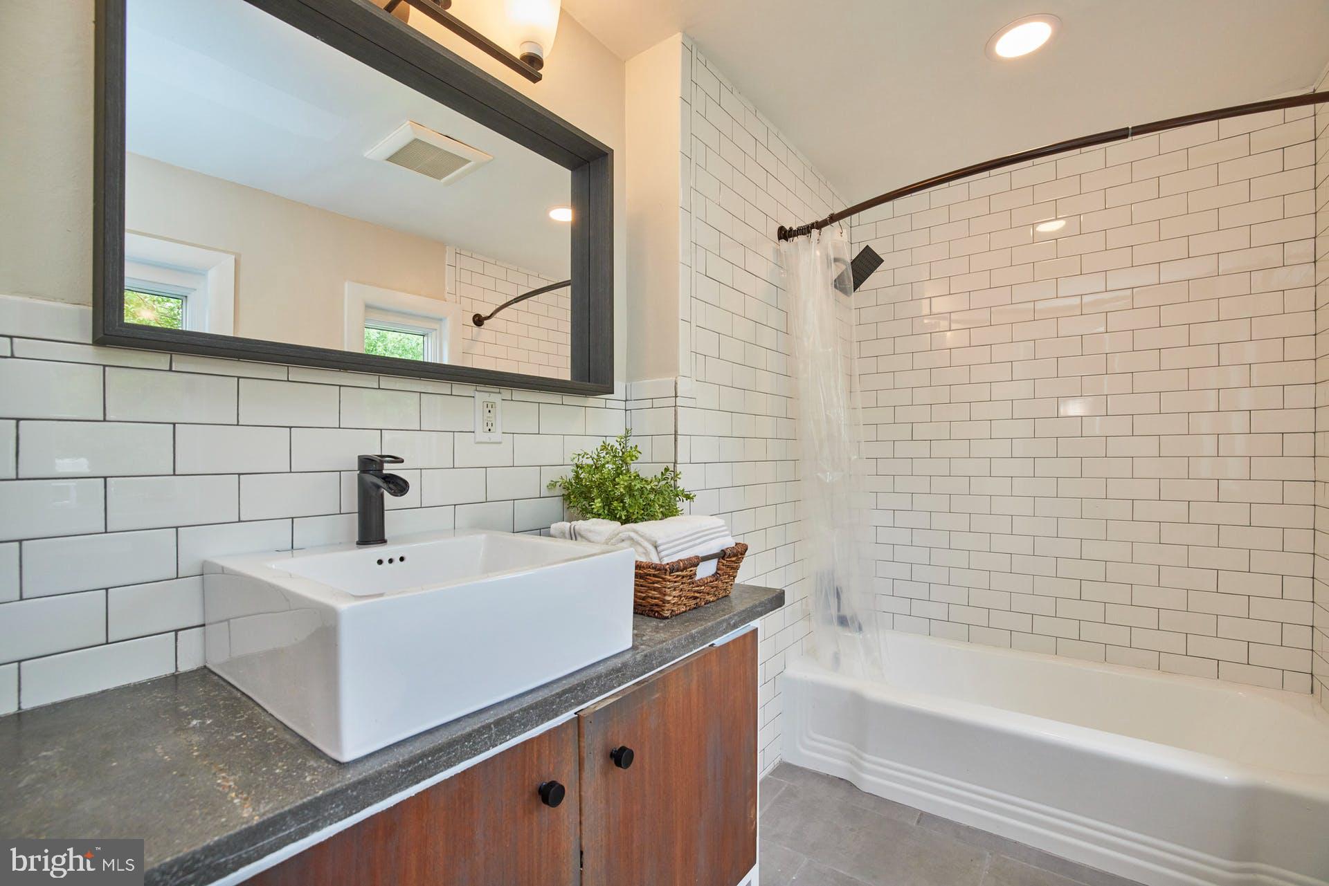 BROOKVILLE SEMINARY VALLEY - Residential